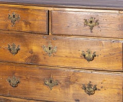 King Jose style chest of drawers - 18th century