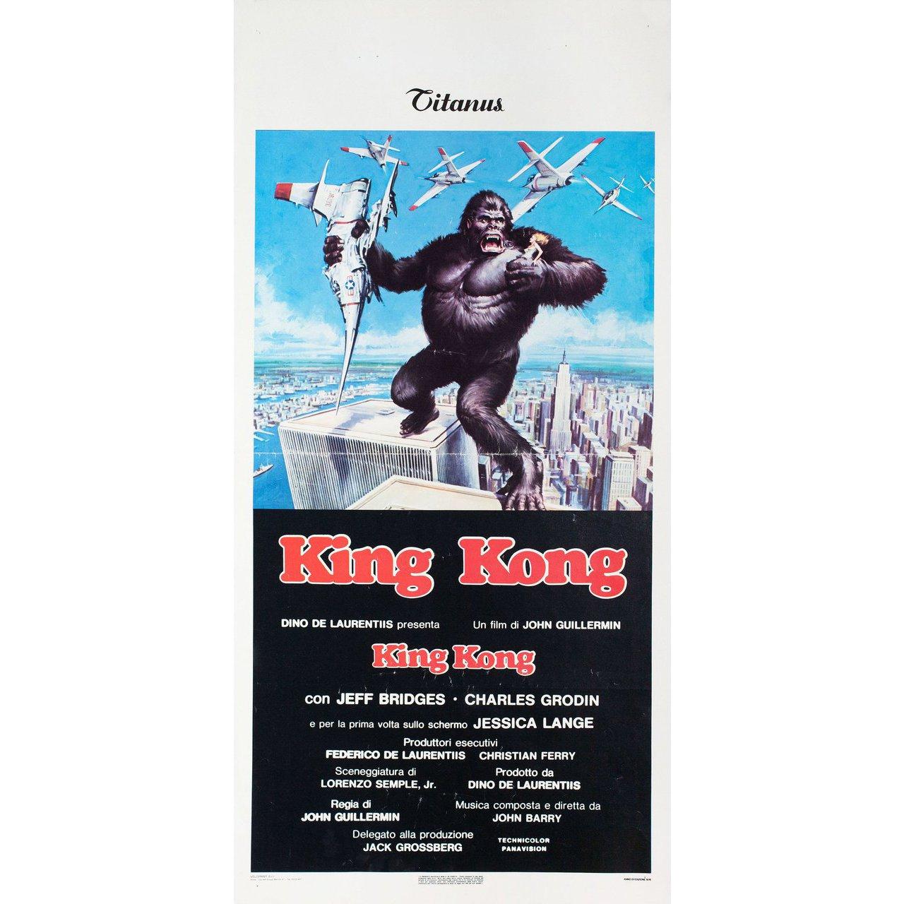 Original 1976 Italian locandina poster for the film King Kong directed by John Guillermin with Jeff Bridges / Charles Grodin / Jessica Lange / John Randolph. Very Good-Fine condition, folded. Many original posters were issued folded or were