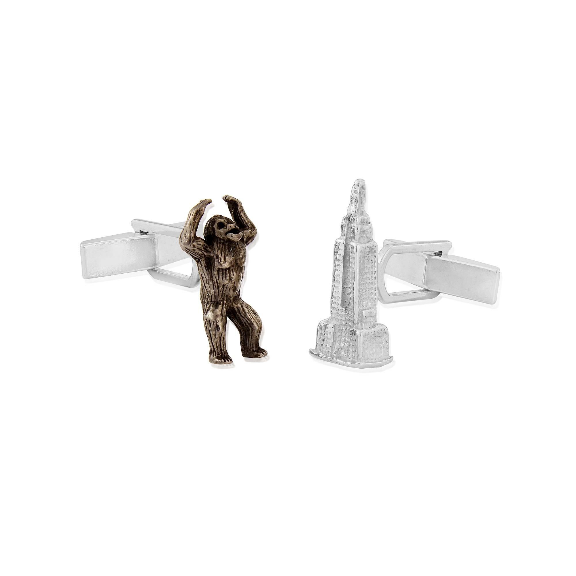 This striking pair of cufflinks was designed by Simon Kemp...exclusive to Simon Kemp Jewellers.
Simon has used black Rhodium on the sterling silver King Kong which makes a stunning contrast with the silver Empire States Building.
Stand out from the