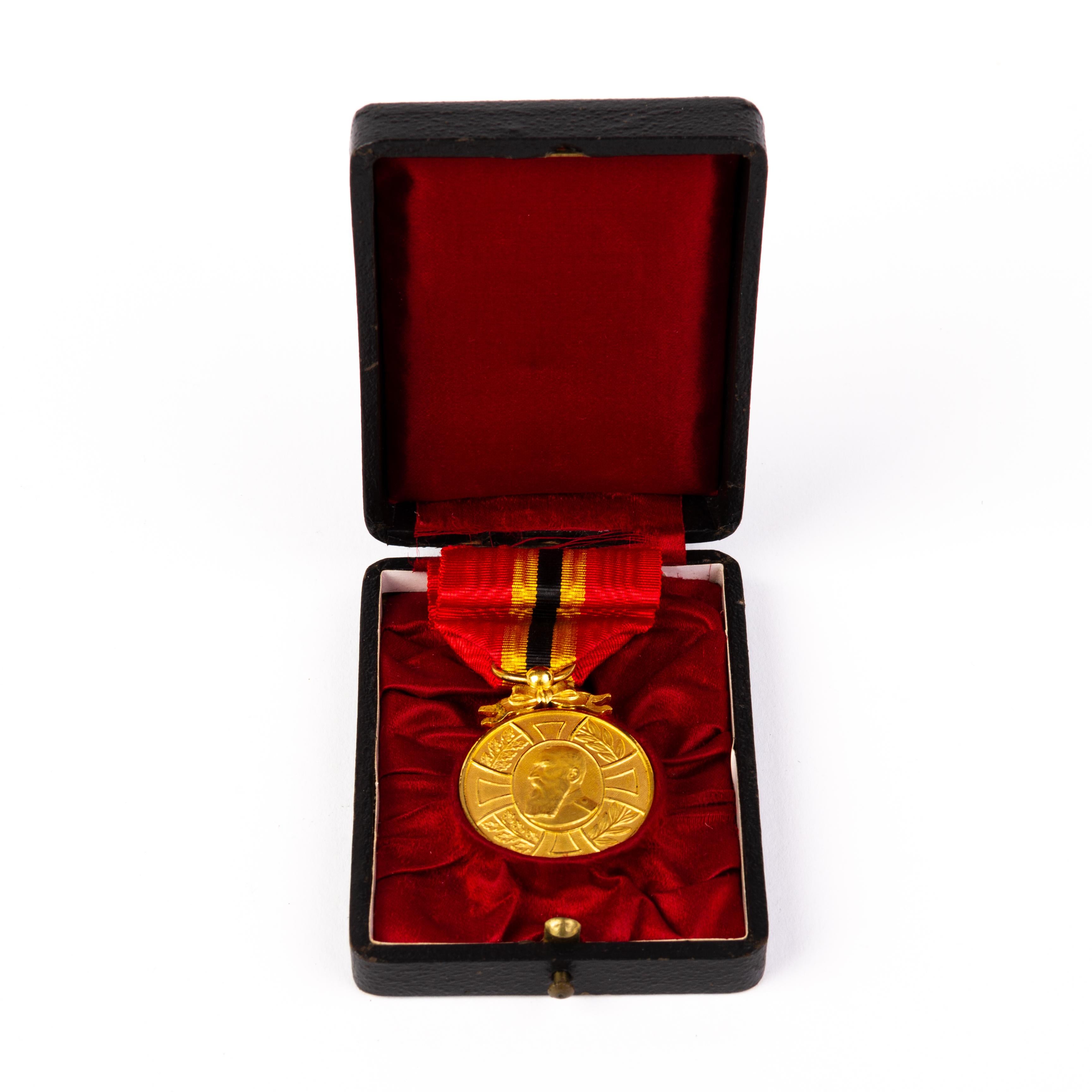 Metal King Leopold II Belgian Medal 1865-1905 For Sale
