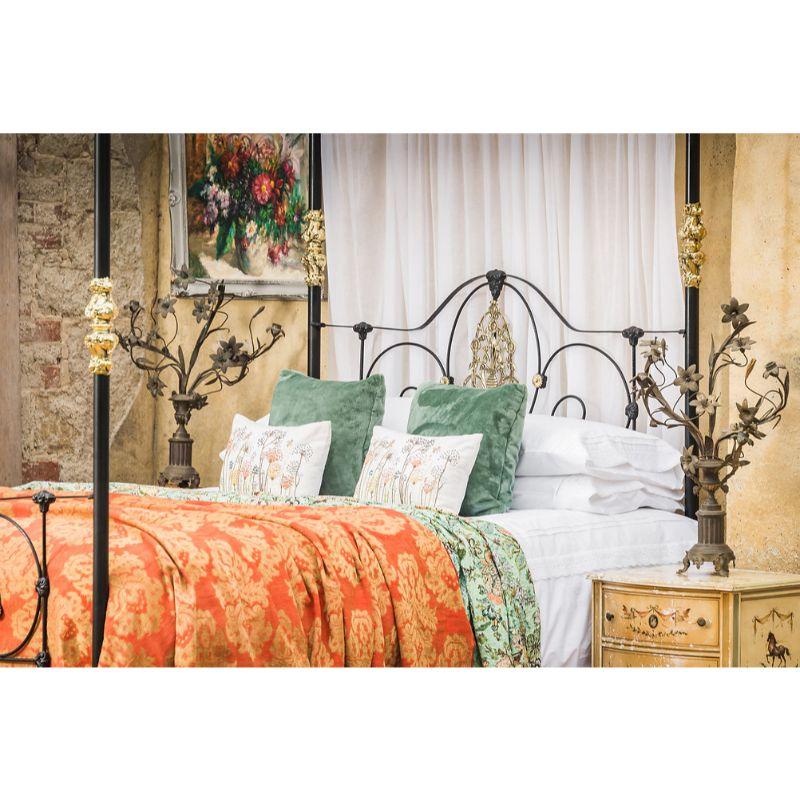 King Size 5' Englisches antikes Vier-Poster-Bett aus Gusseisen, King Size (Viktorianisch) im Angebot