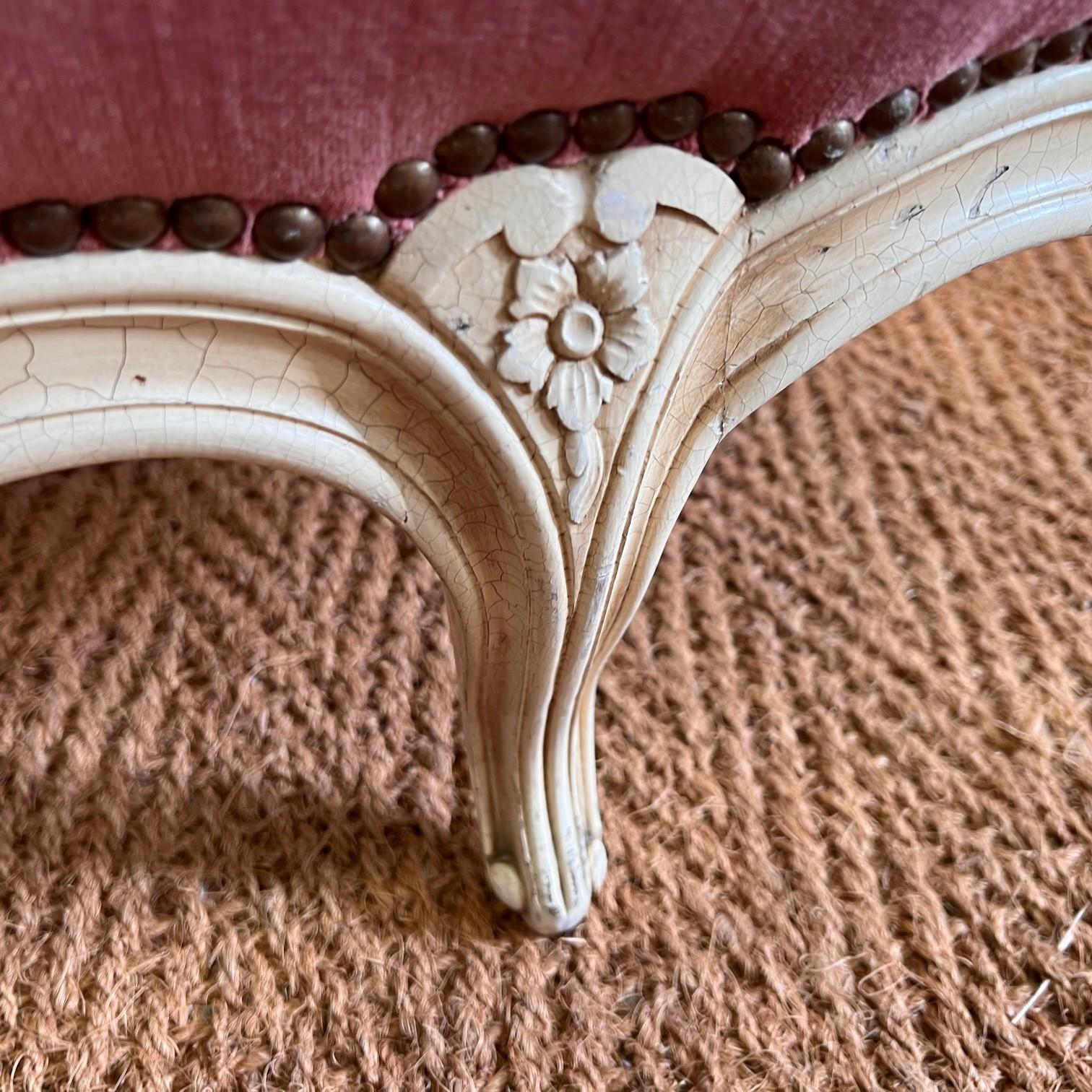 King Size 5' French Demi Corbeille Upholstered Bed In Good Condition For Sale In Headley, GB