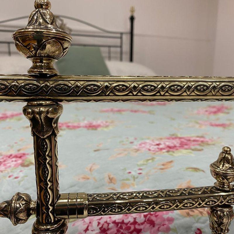 King Size 5' English Victorian Winfield Brass & Iron Bed with Curved Foot In Good Condition In Headley, GB