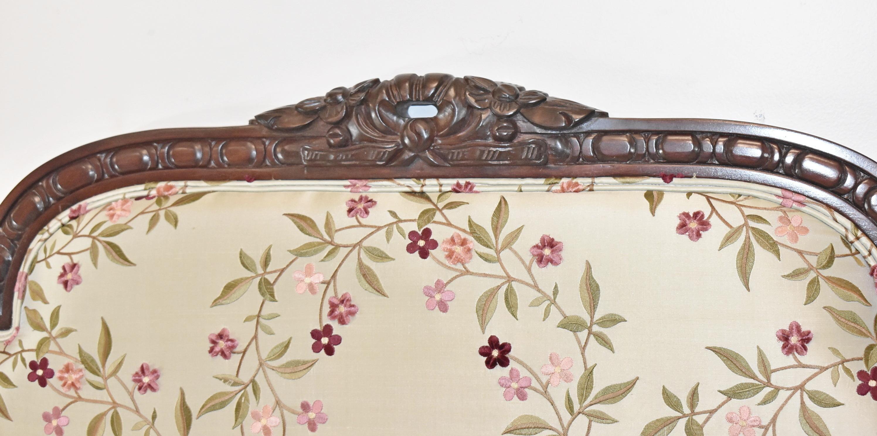 King Size Carved Mahogany Headboard In Good Condition For Sale In Toledo, OH