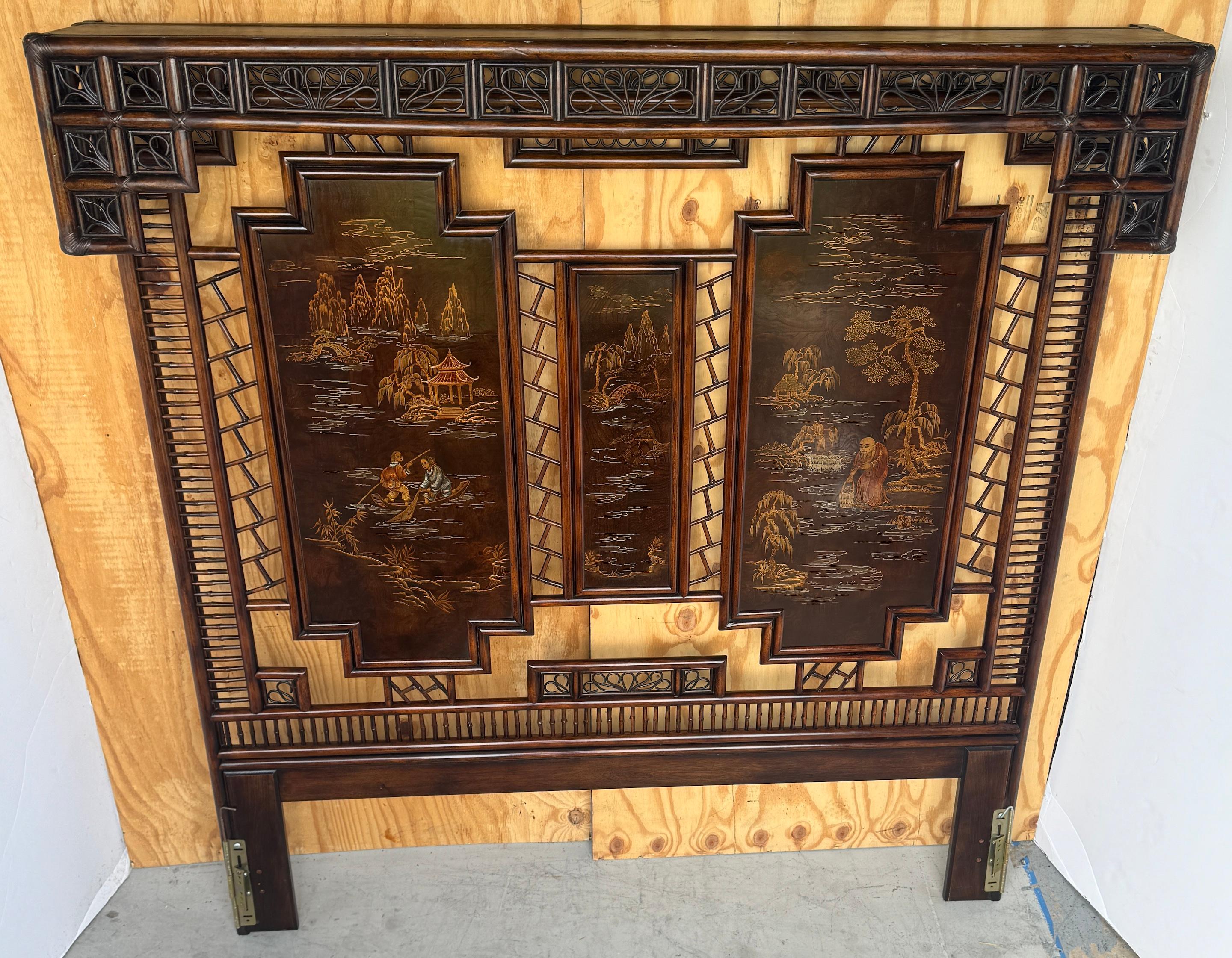 King Size Chinoiserie Rattan and Lacquered Canopy Headboard, by Henredon
USA, Circa Later 20th Century

A magnificent rare King-Size Chinoiserie Rattan and Lacquered Canopy Headboard was made by Henredon in the late 20th century in the USA. This