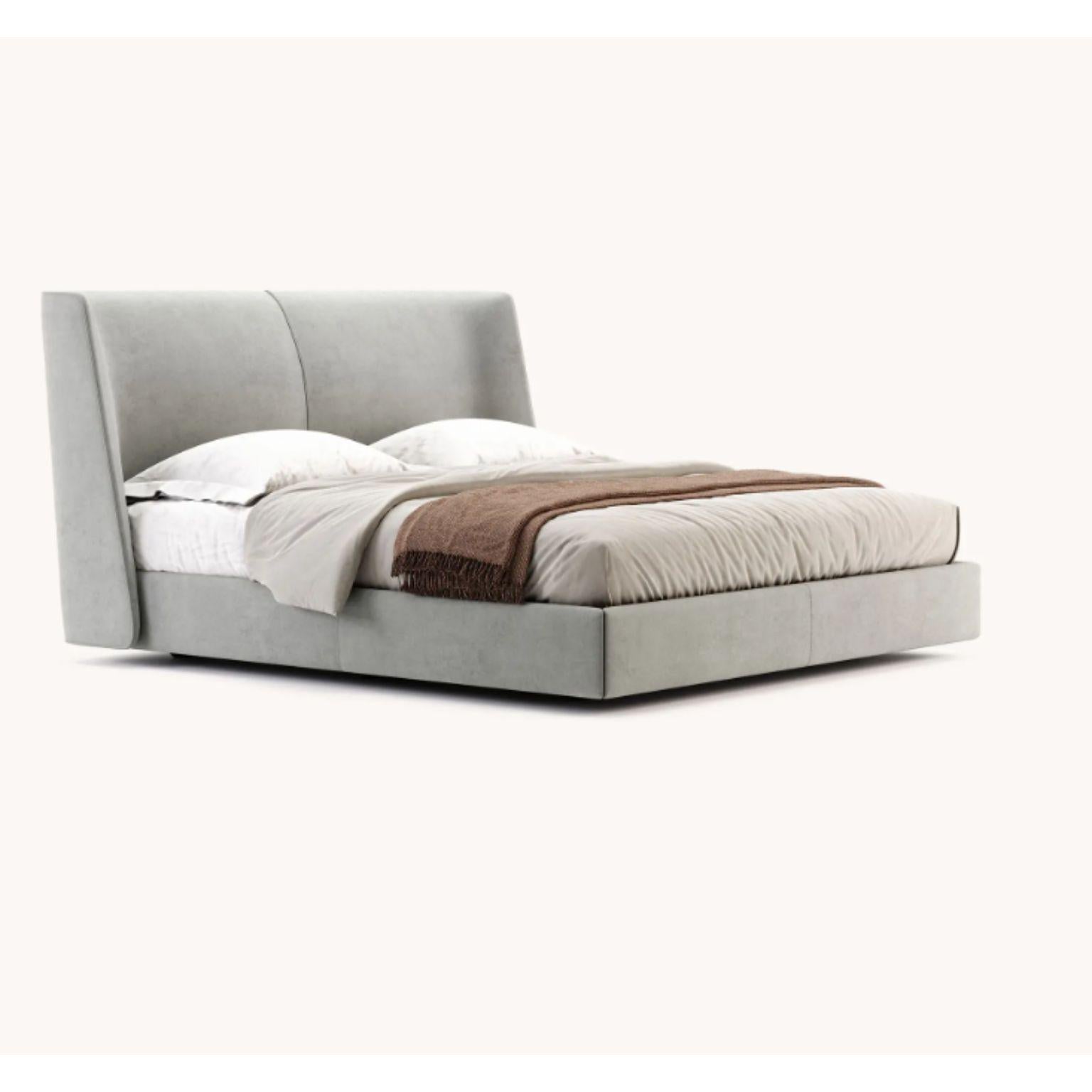 King size Echo bed by Domkapa
Dimensions: W 219 x D 233.5 x H 115 cm.
Materials: Velvet (Aldan 2921).
Also available in different materials.

Echo is the ideal bed design if you are looking for comfort allied with stunning features and details.