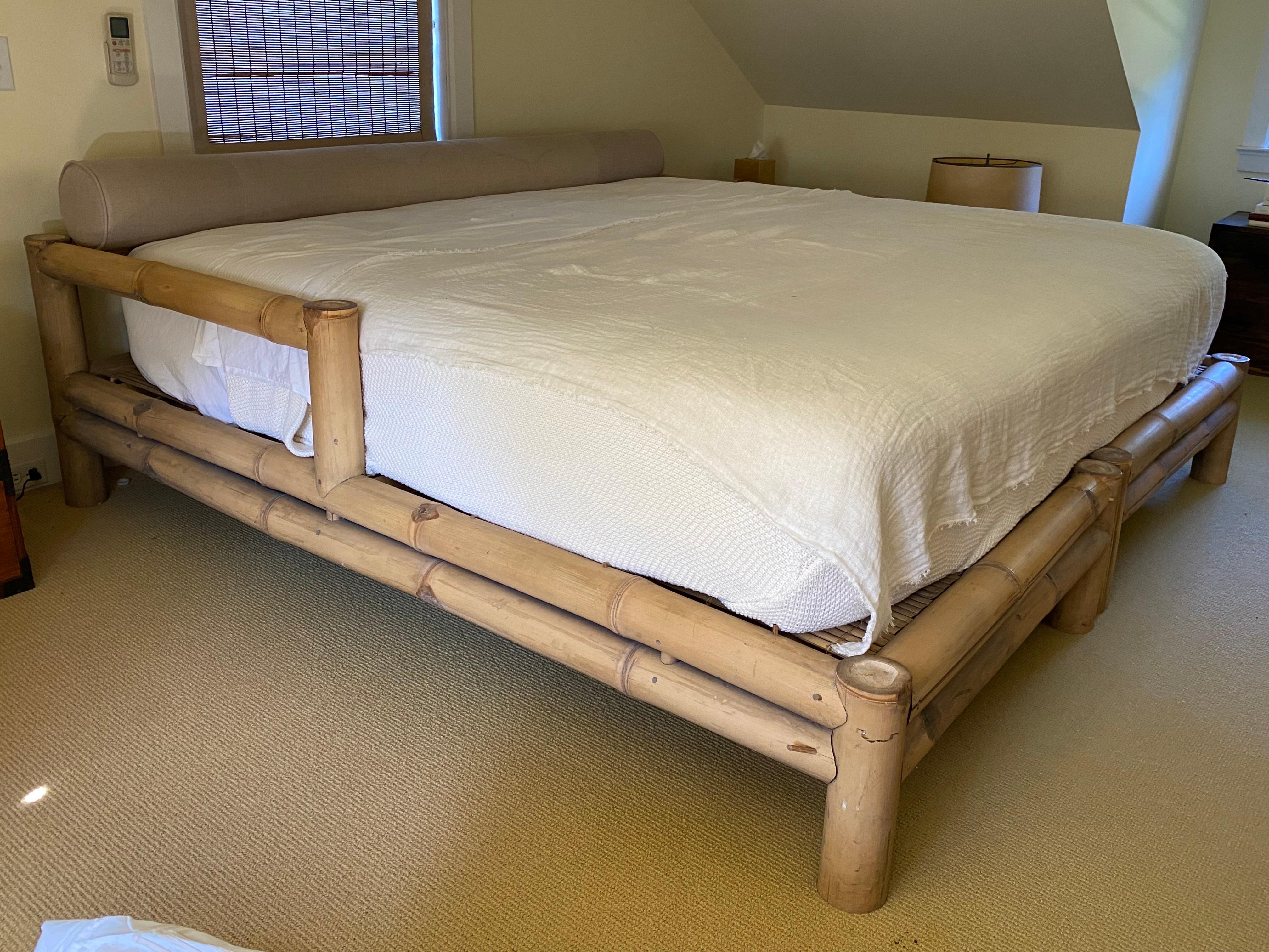 King Size Large Bamboo Bed Frame In Good Condition For Sale In Southampton, NY