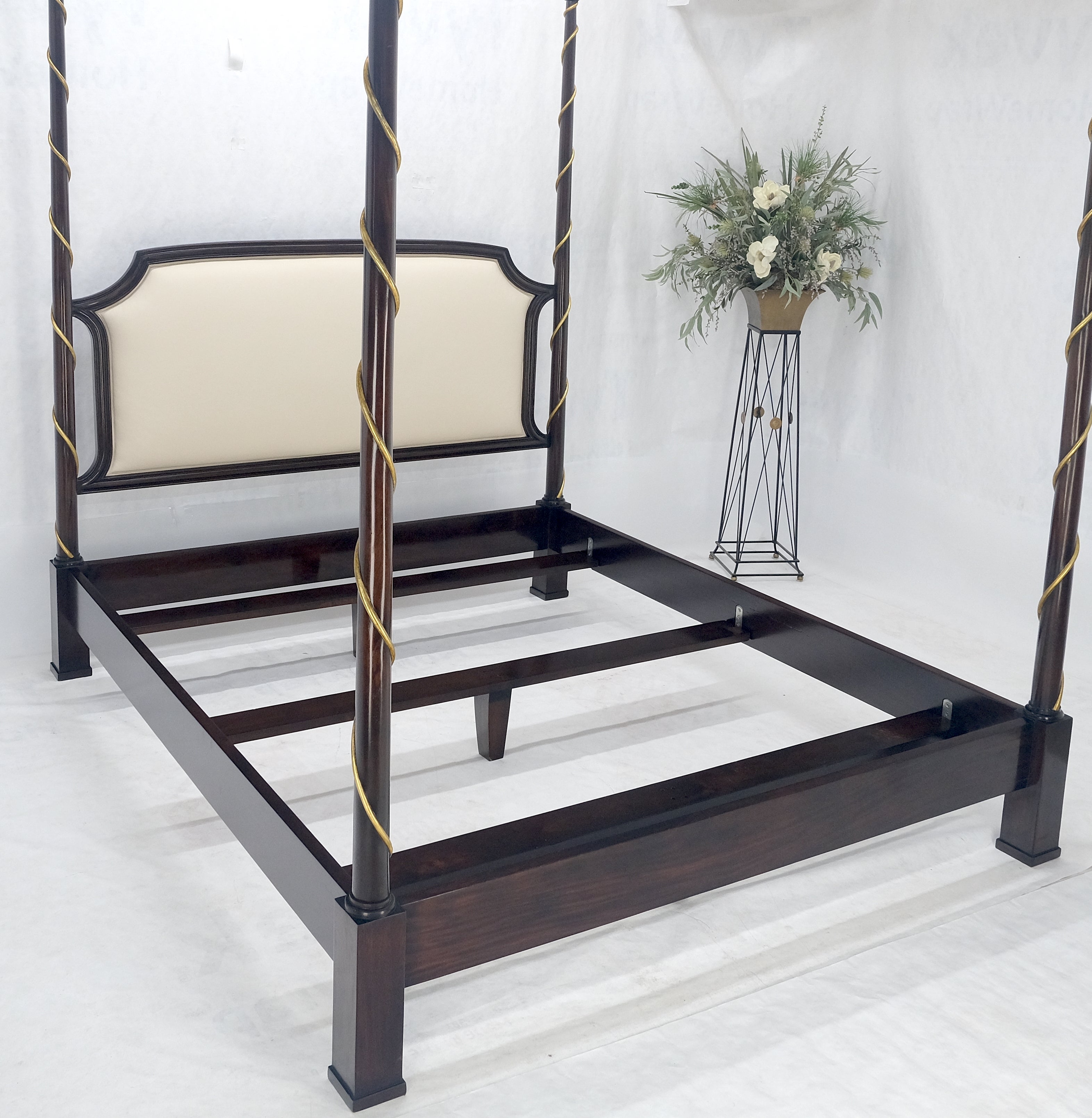 American King Size Mahogany Gold Leaf Spiral Decoration Tufted Headboard Poster Bed MINT
