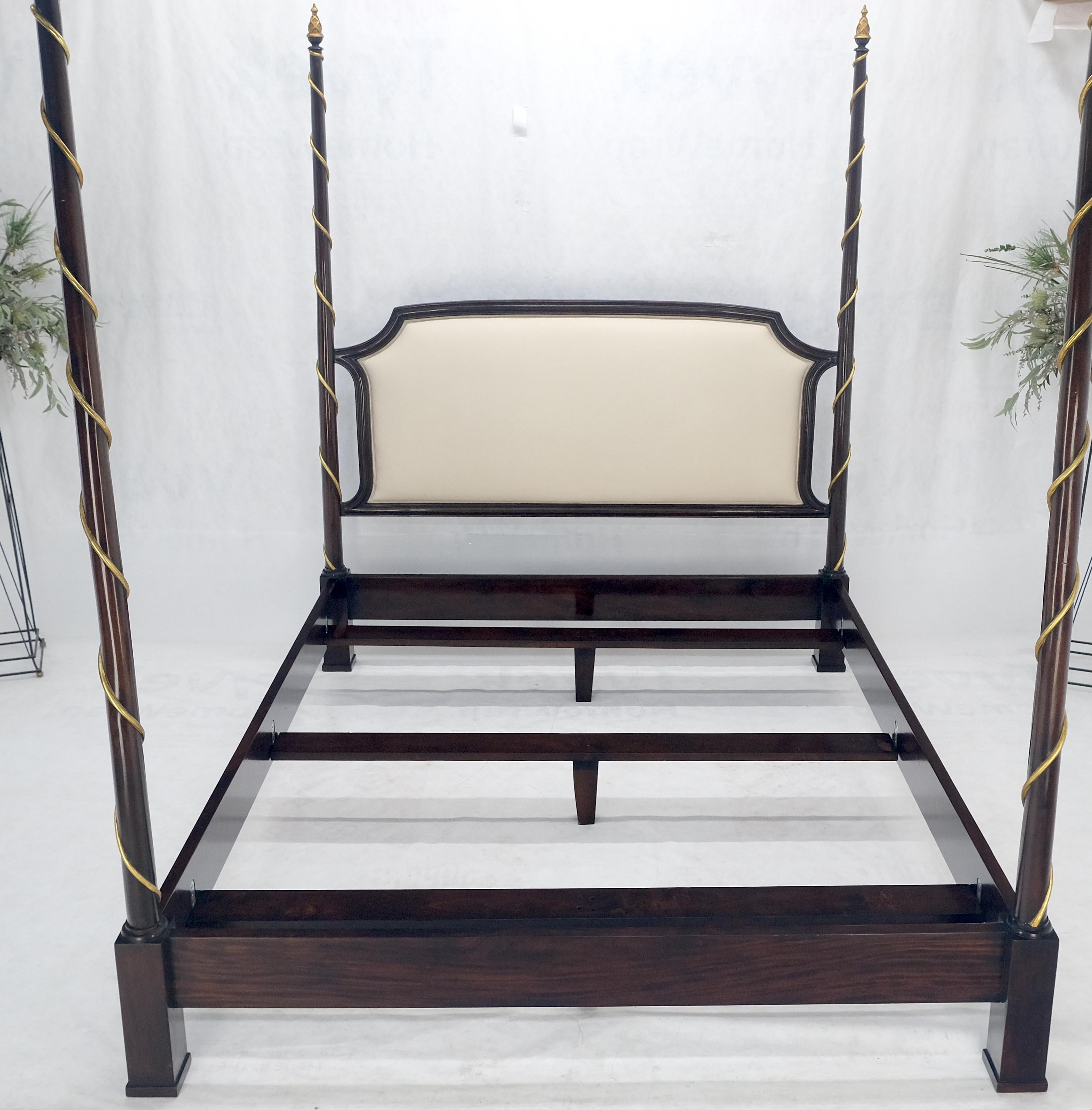 Carved King Size Mahogany Gold Leaf Spiral Decoration Tufted Headboard Poster Bed MINT