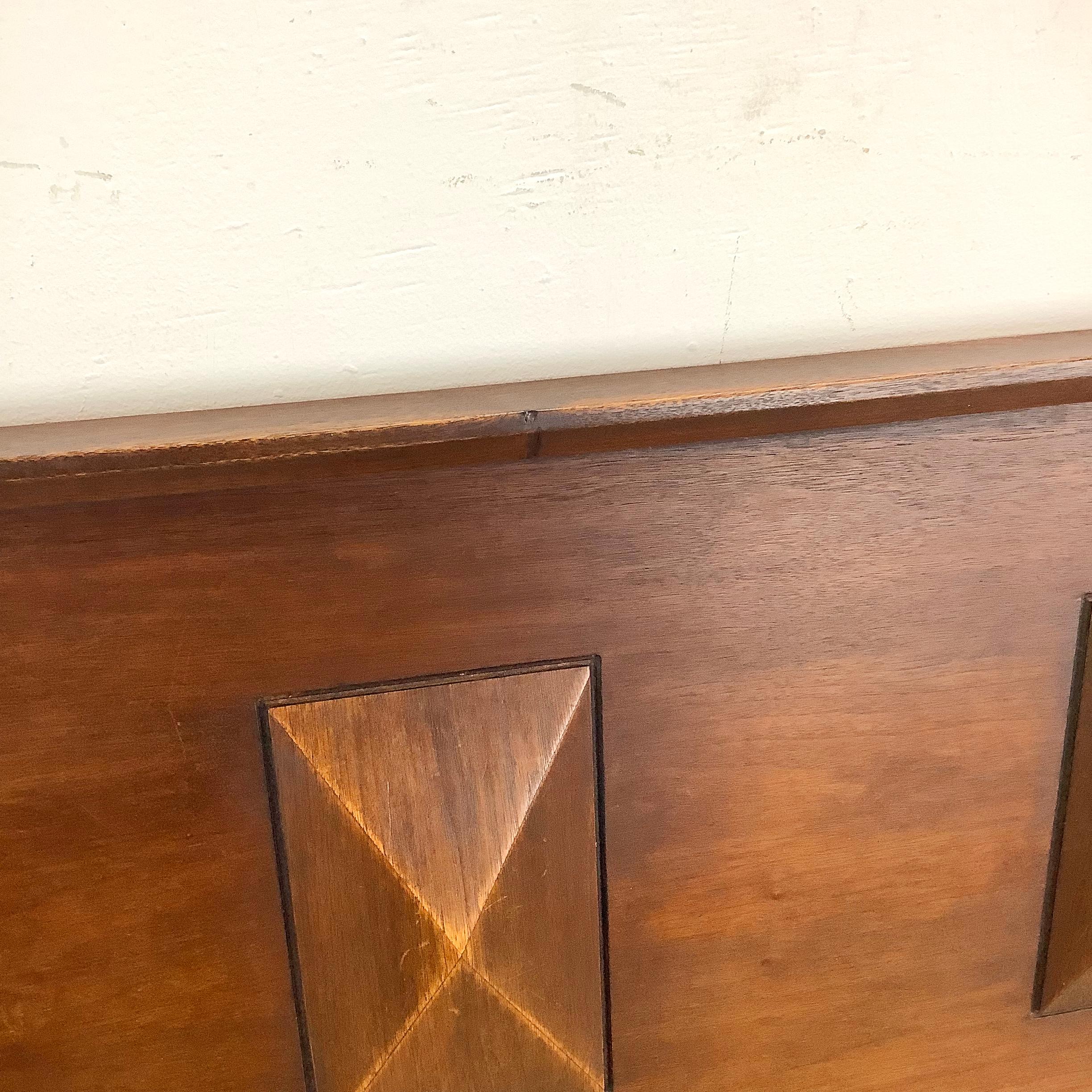King Size Mid-Century Kopfteil (Holz) im Angebot