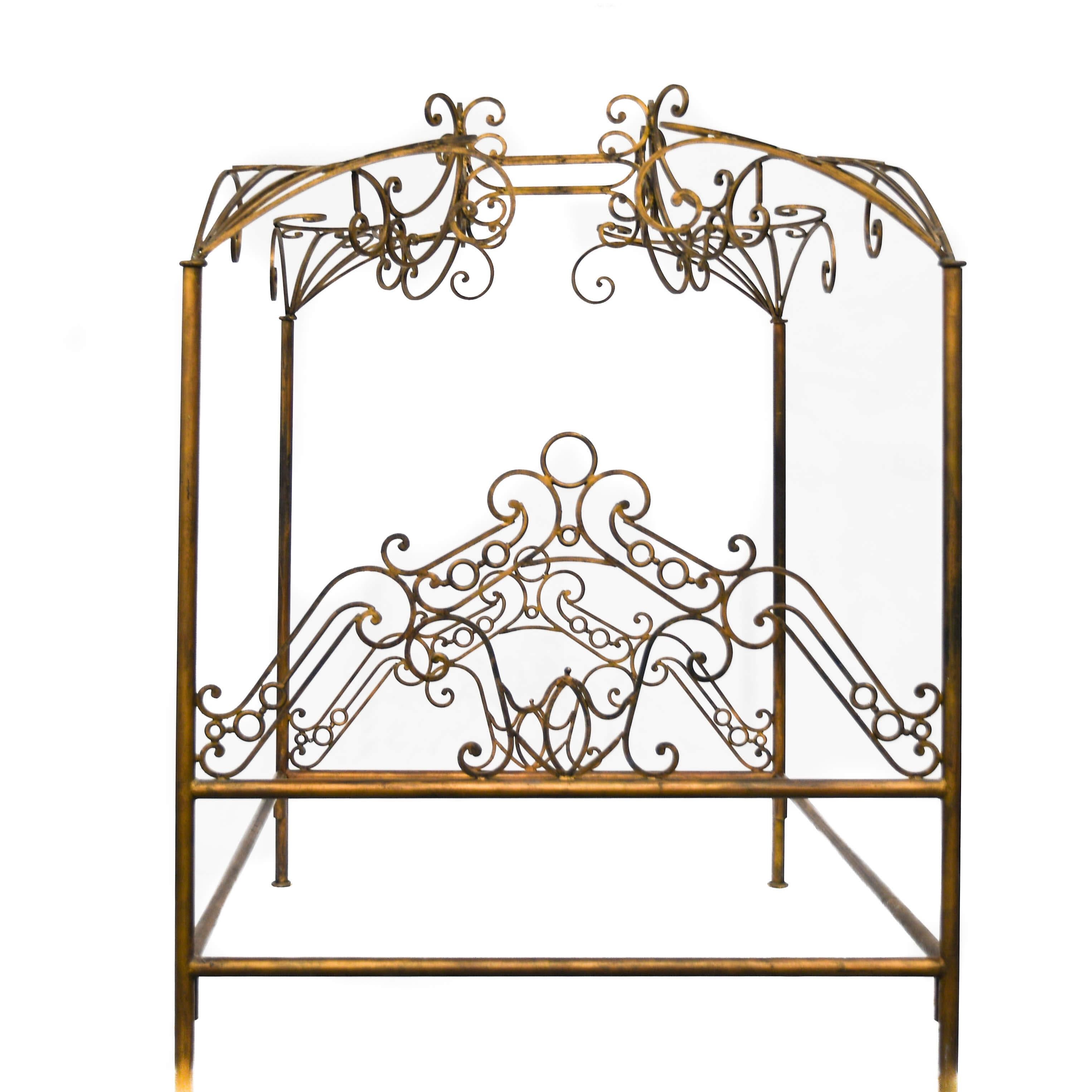 Kingsize-Schmiedeeisen-Himmelbett im Stil von Phyllis Morris (Unbekannt) im Angebot