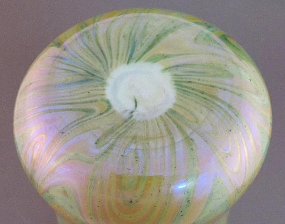 King Tut Swirling Pattern Iridescent Gold Green Tall Art Glass, 20th Century For Sale 3