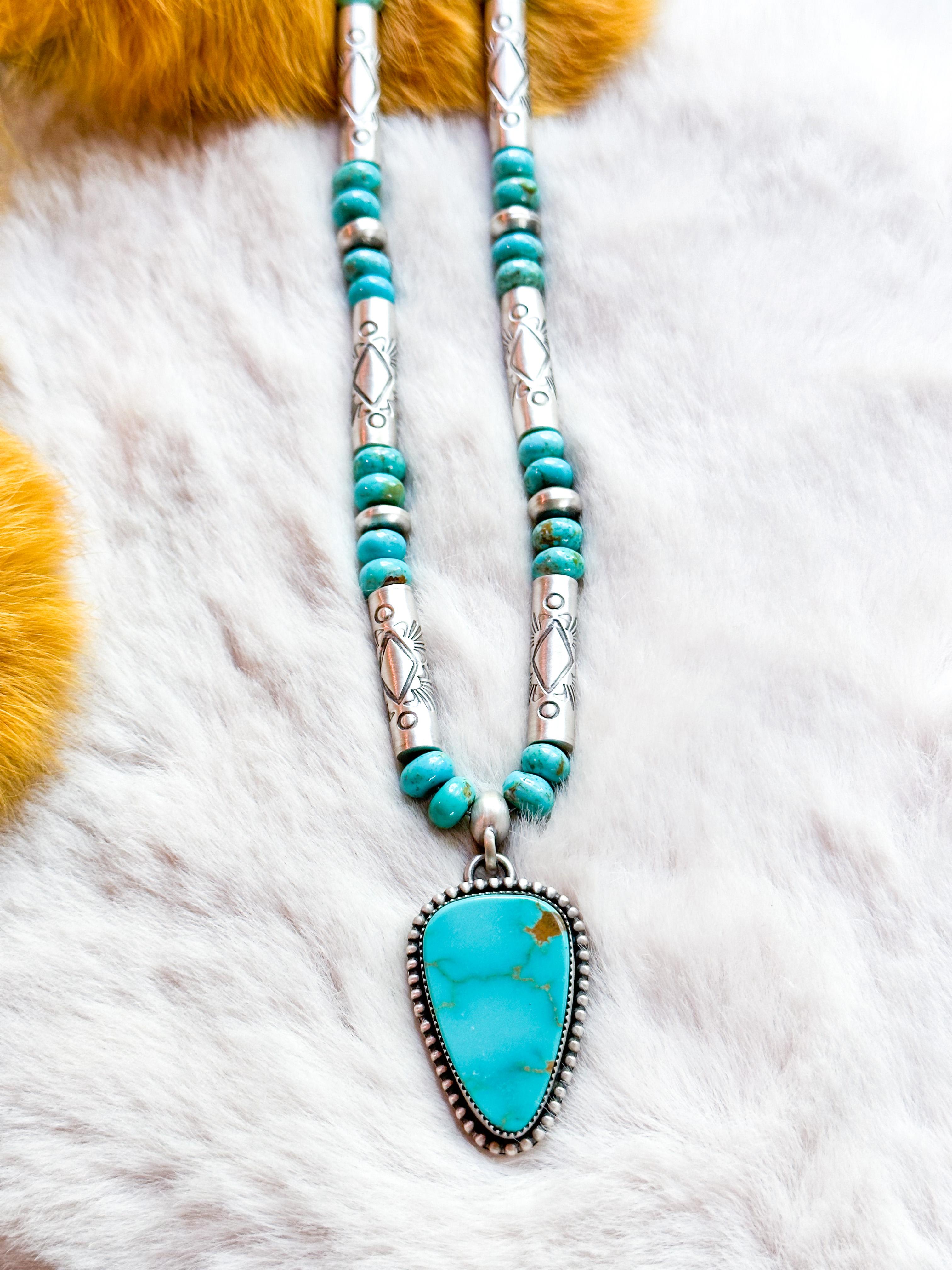 Kingman Turquoise Fine Silver Beaded Necklace with Sonoran Pendant In New Condition For Sale In Athens, OH