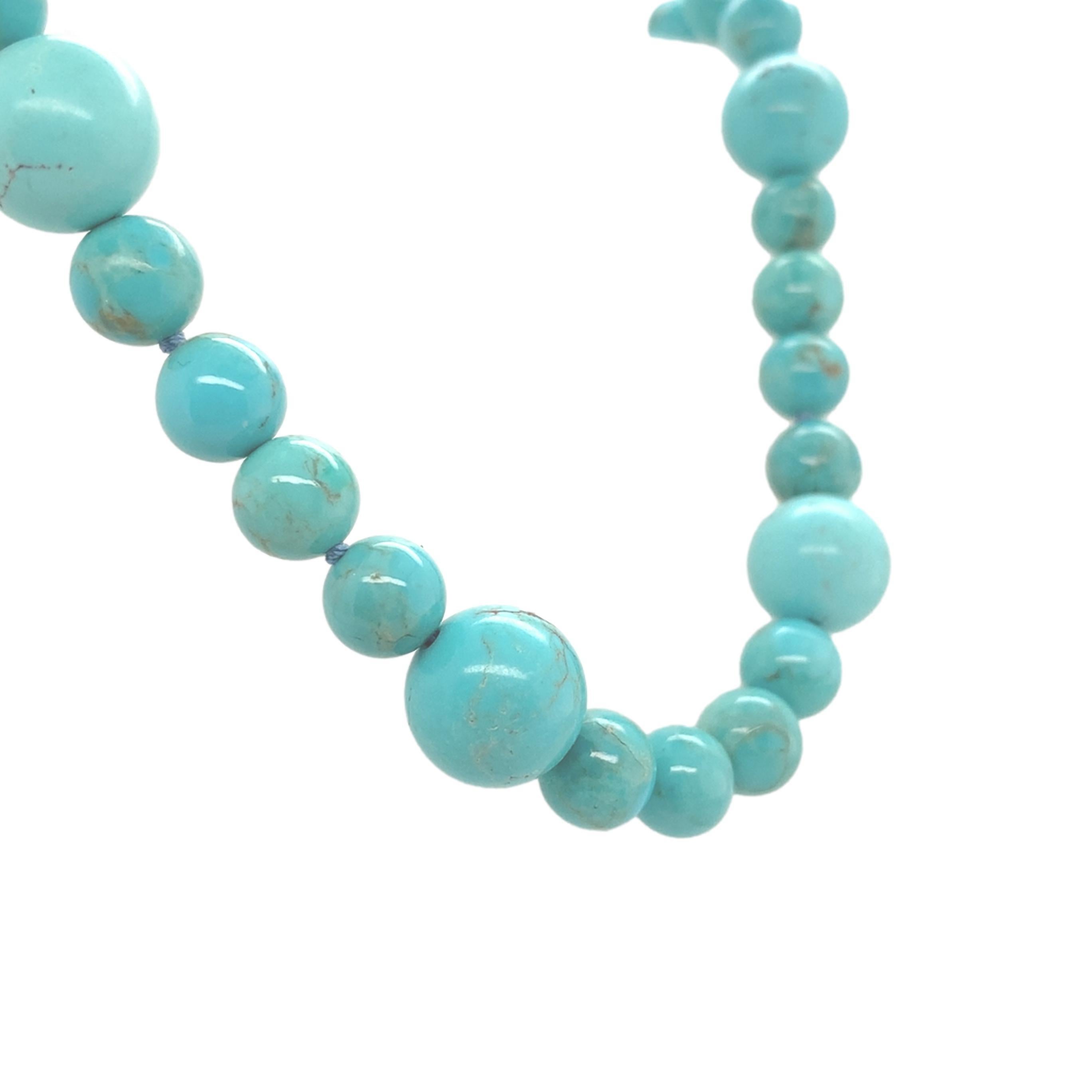Contemporain Collier de perles de turquoise Kingman en alternance 8-12mm en vente