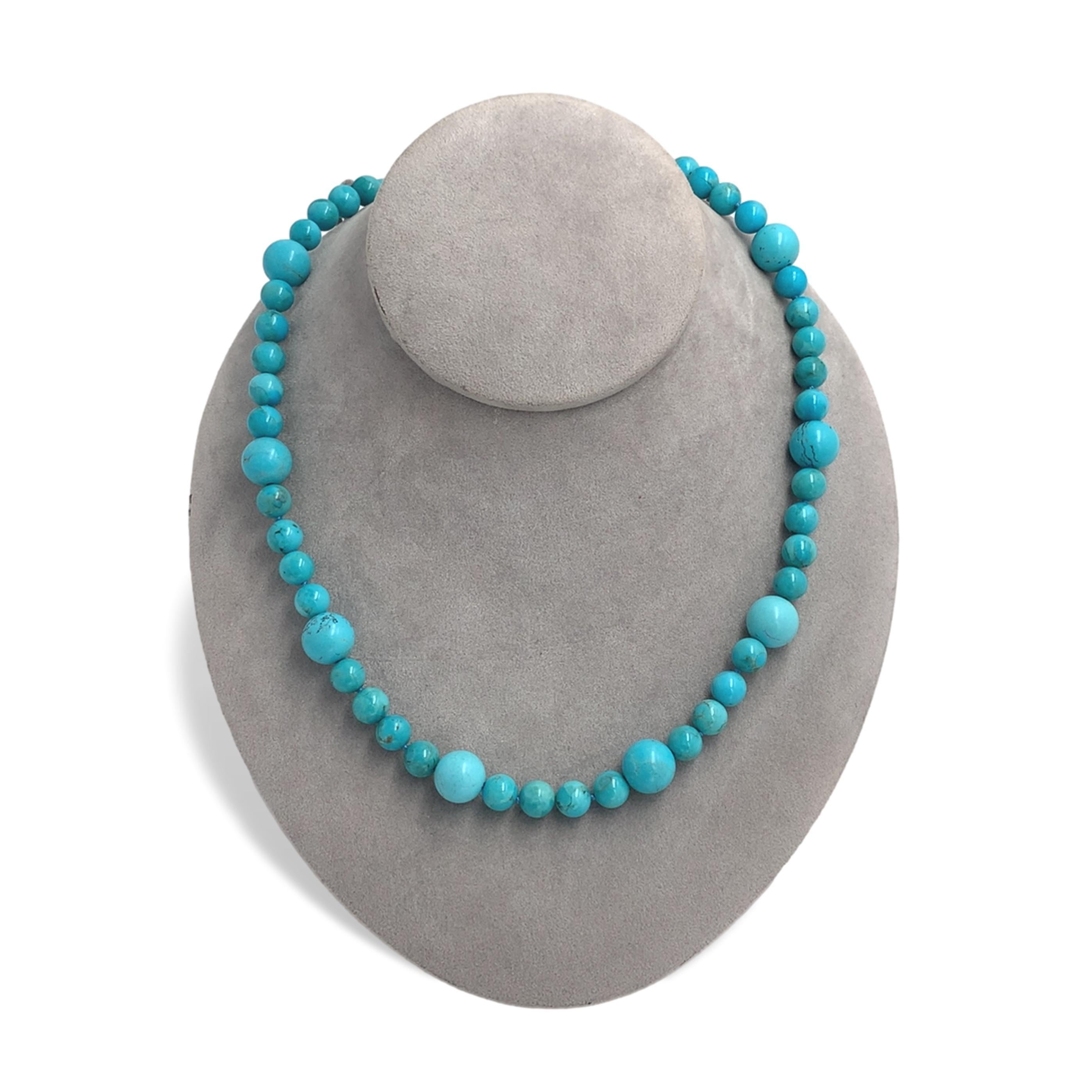 Collier de perles de turquoise Kingman en alternance 8-12mm Excellent état - En vente à Big Bend, WI