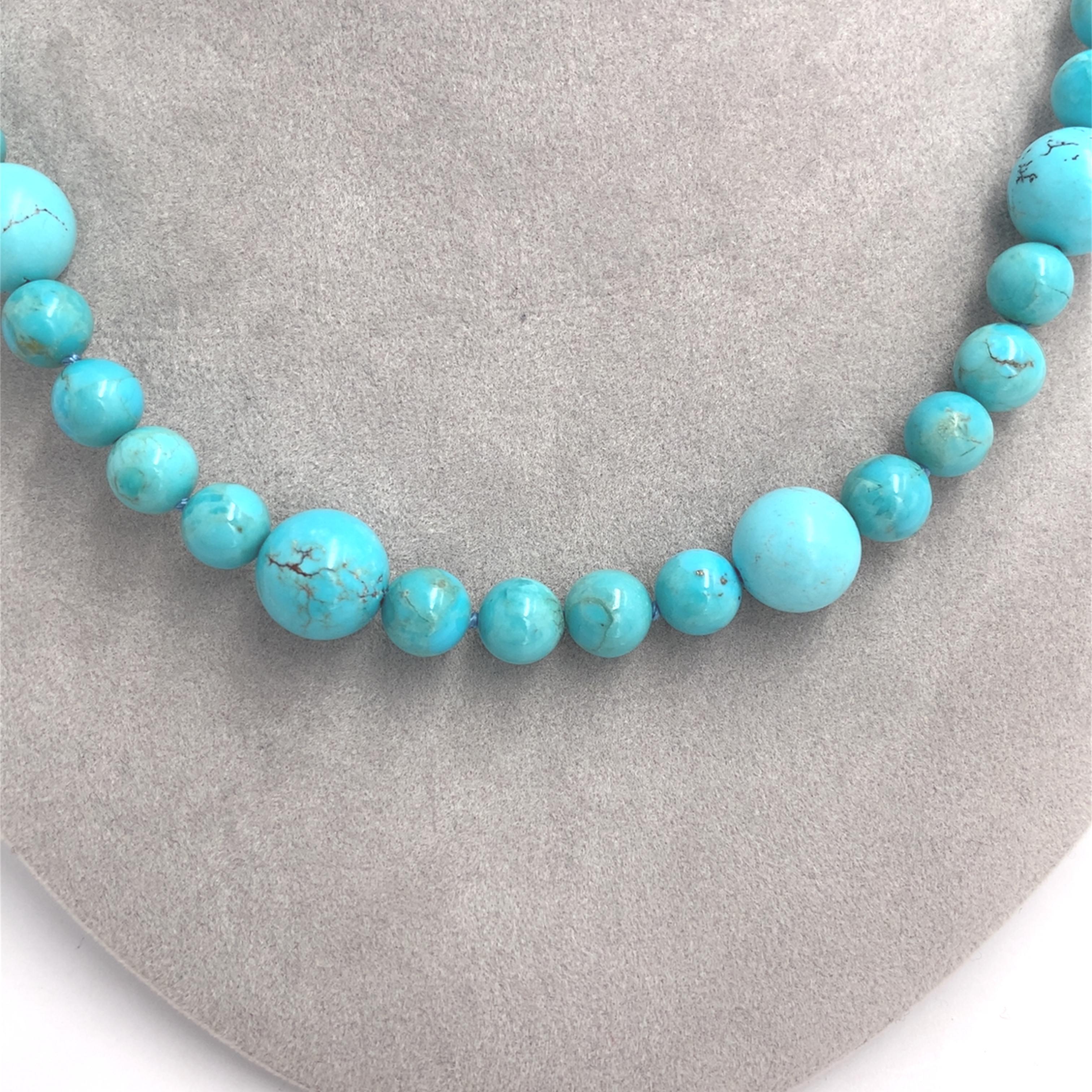 Collier de perles de turquoise Kingman en alternance 8-12mm Pour femmes en vente