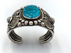 Brazalete de plata de ley con turquesa Kingman Waterweb de Rick Martinez