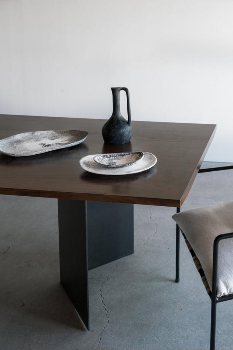 Table à manger Kings par Croft House Neuf - En vente à Los Angeles, CA