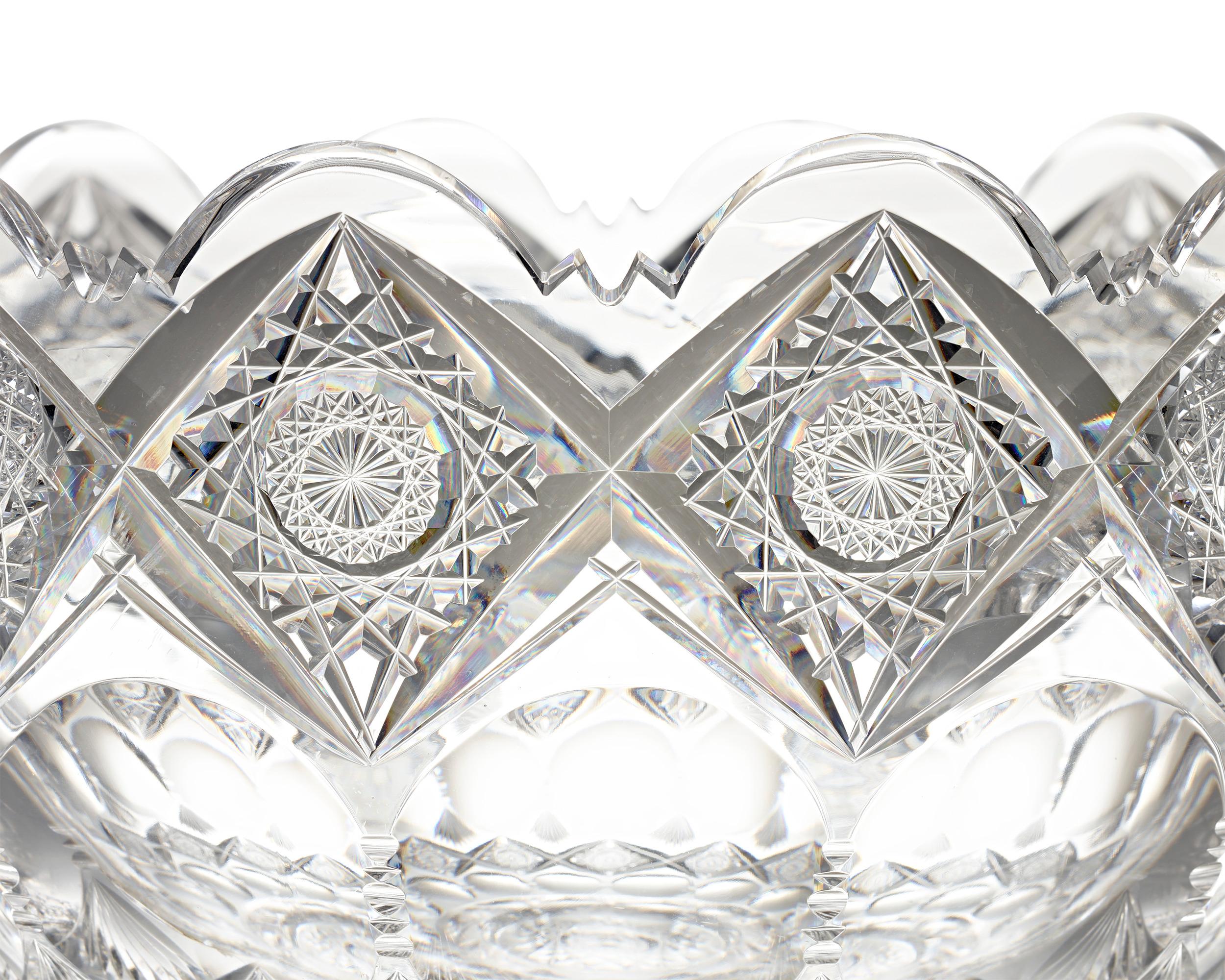 Ponchera de cristal tallado con motivo de Reyes de Hawkes Estadounidense