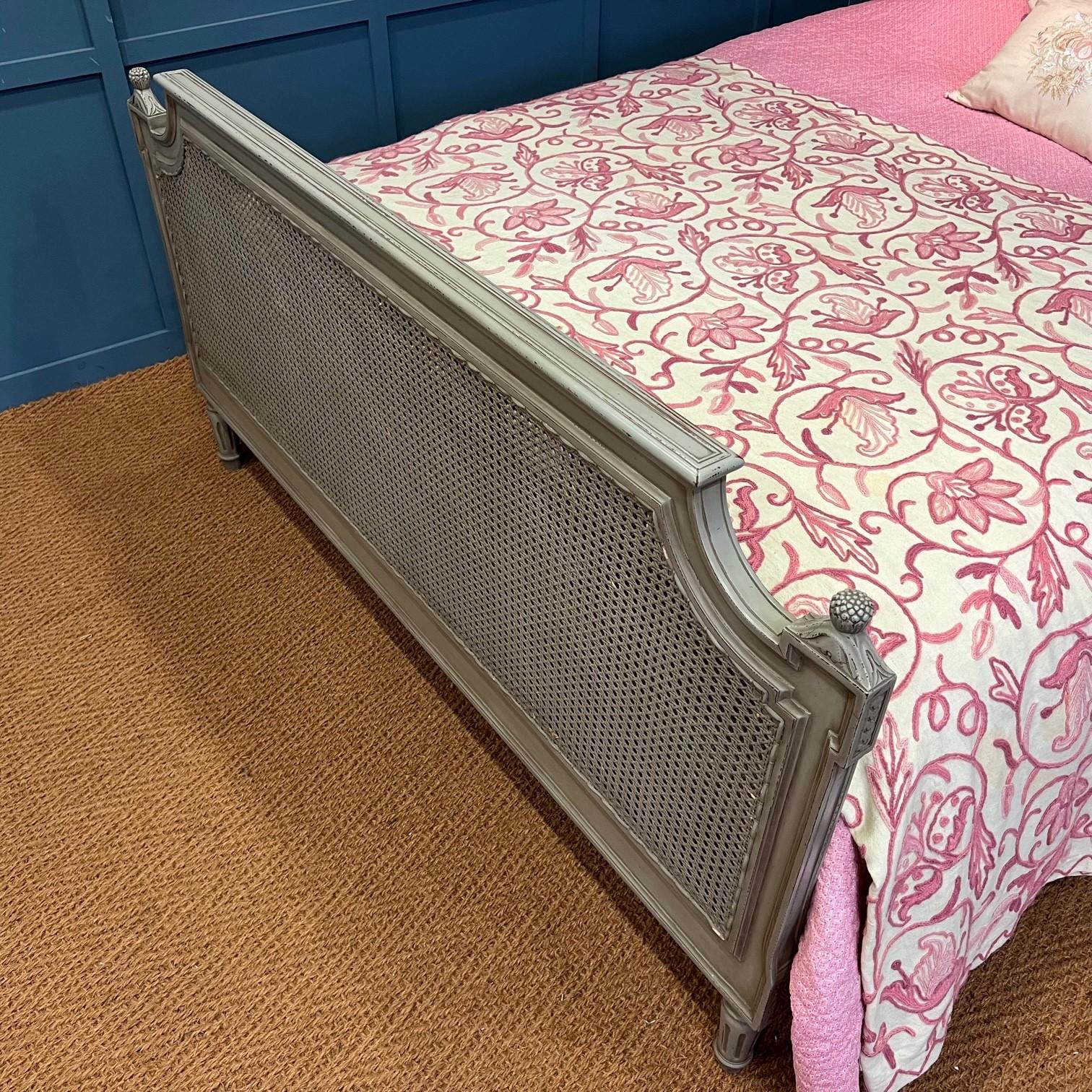 france double bed size