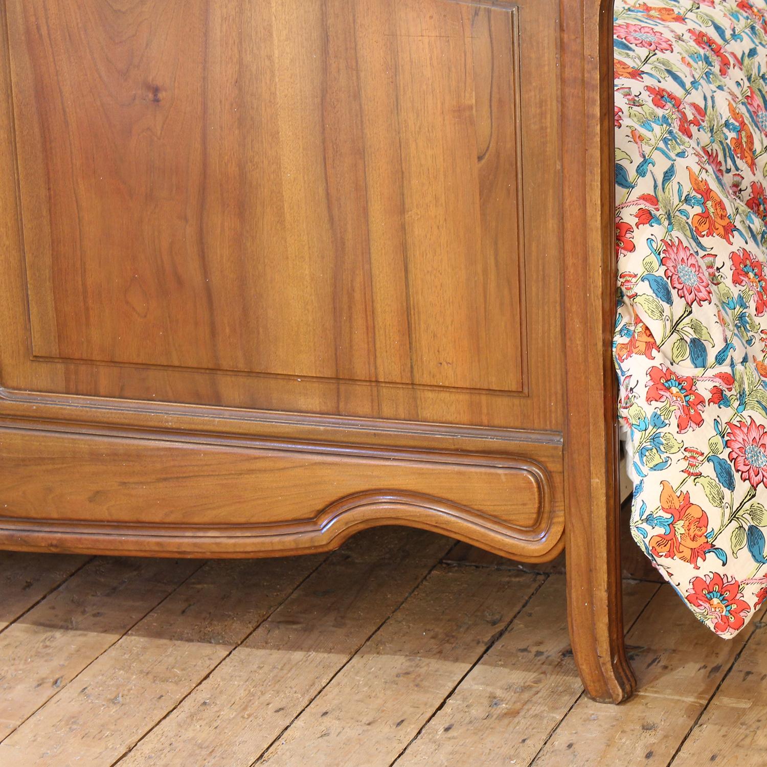 Art Nouveau Kingsize Walnut Wooden Bed, WK181