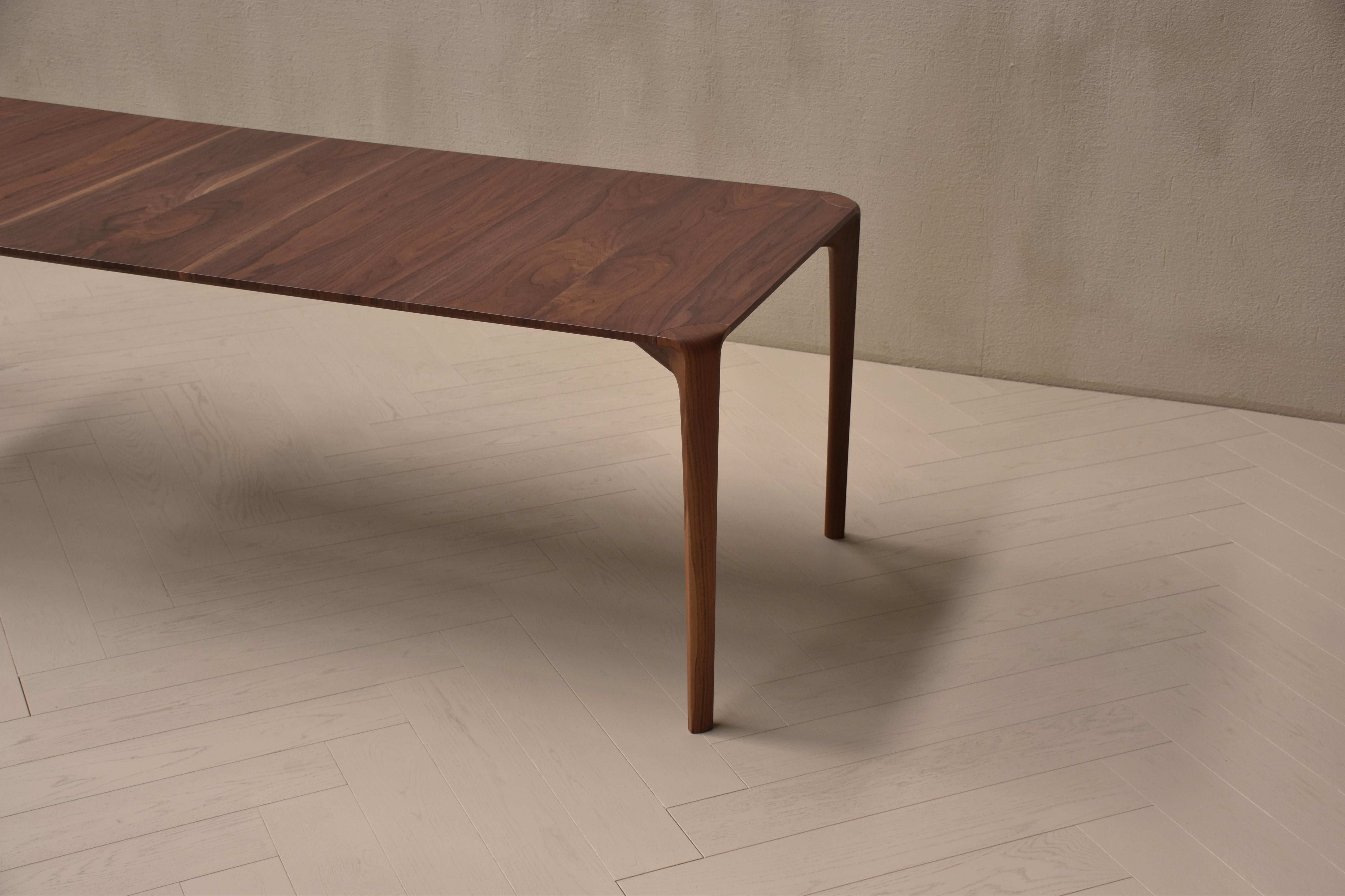 Kingston Dining Table by Daniel Poole For Sale 3
