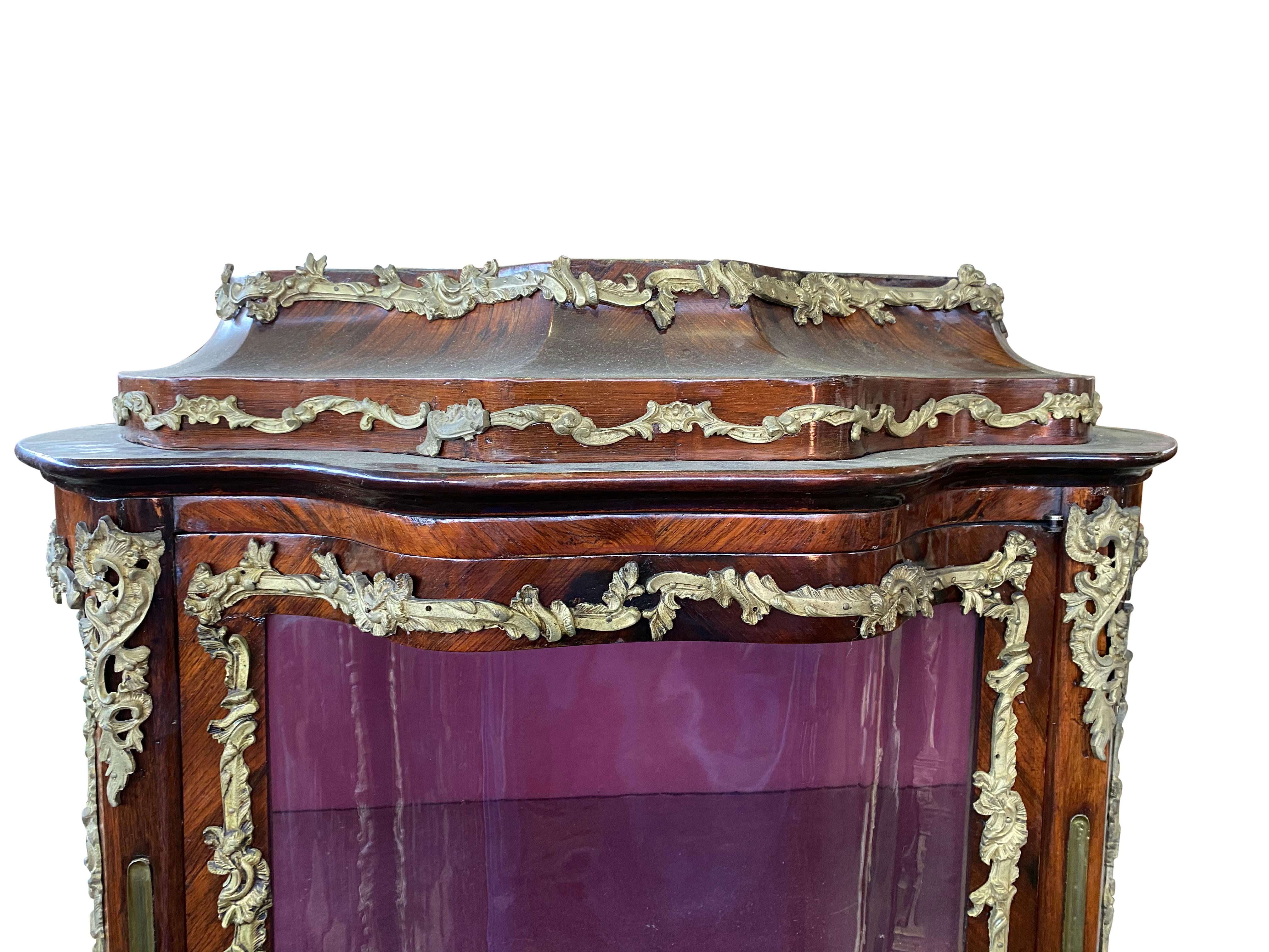Kingwood Inlaid Bowfront Vitrine, 19th Century For Sale 11