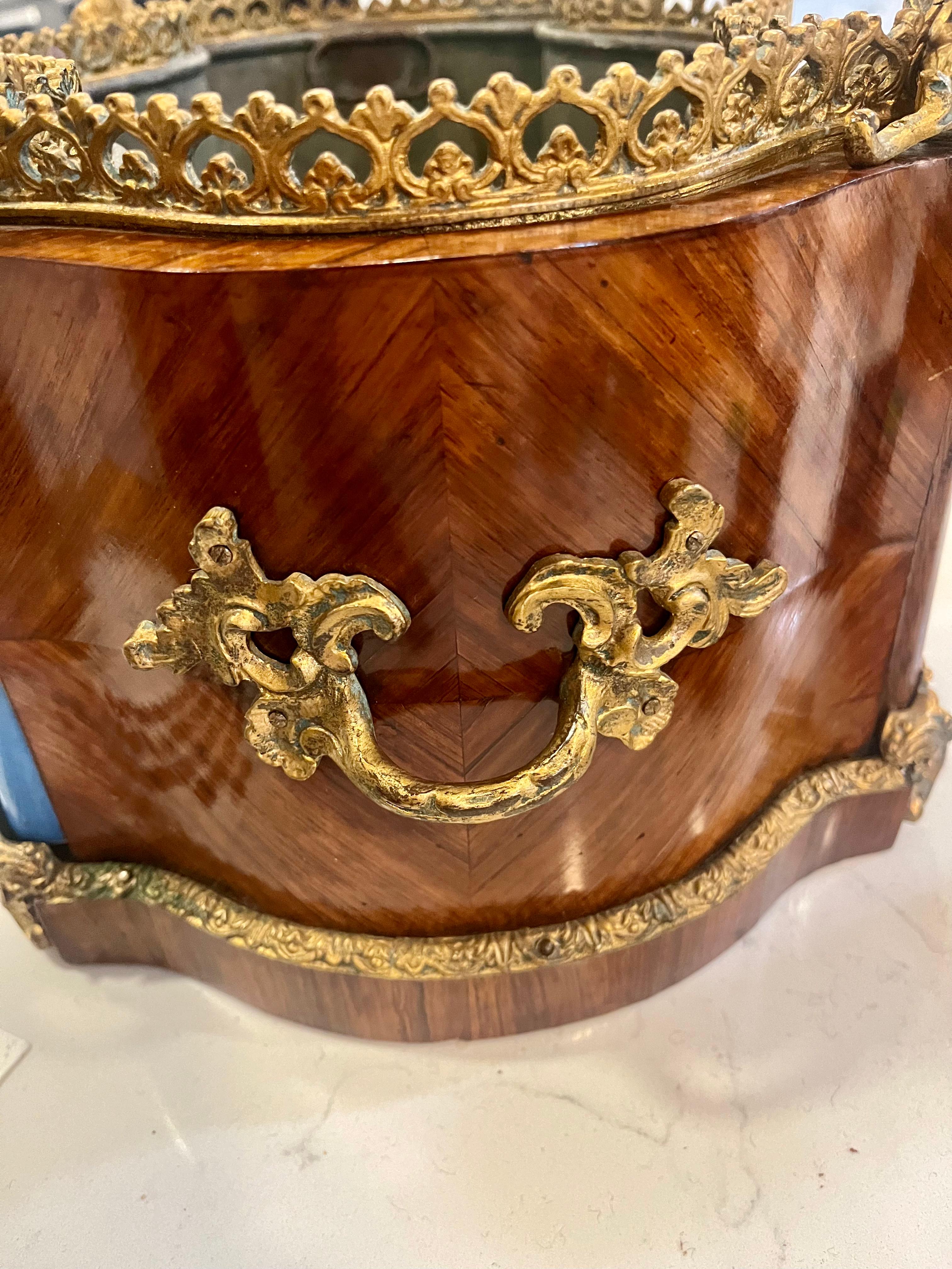 Kingwood Serpentine Jardiniere or Planter with Sevres Style Plaques,  Pilasters In Good Condition In Nashville, TN