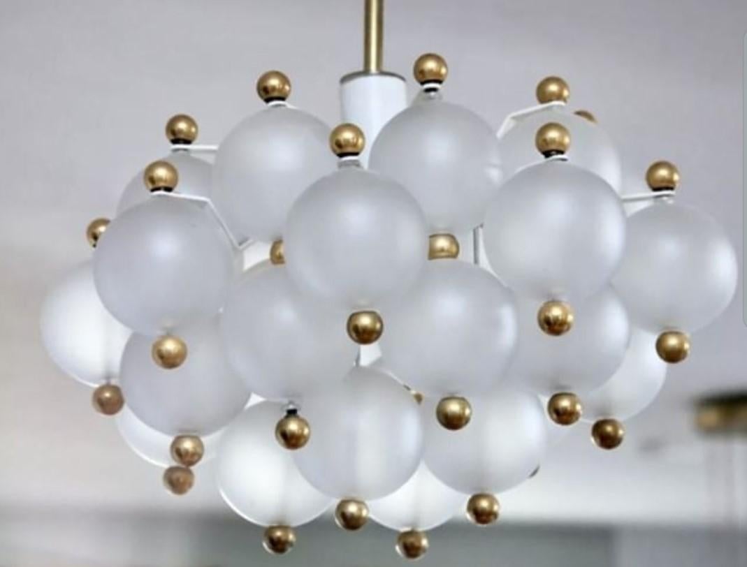 Mid-Century Modern Kinkedley Ceiling Light made of Frosted Glass Balls with Brass Ball Finials