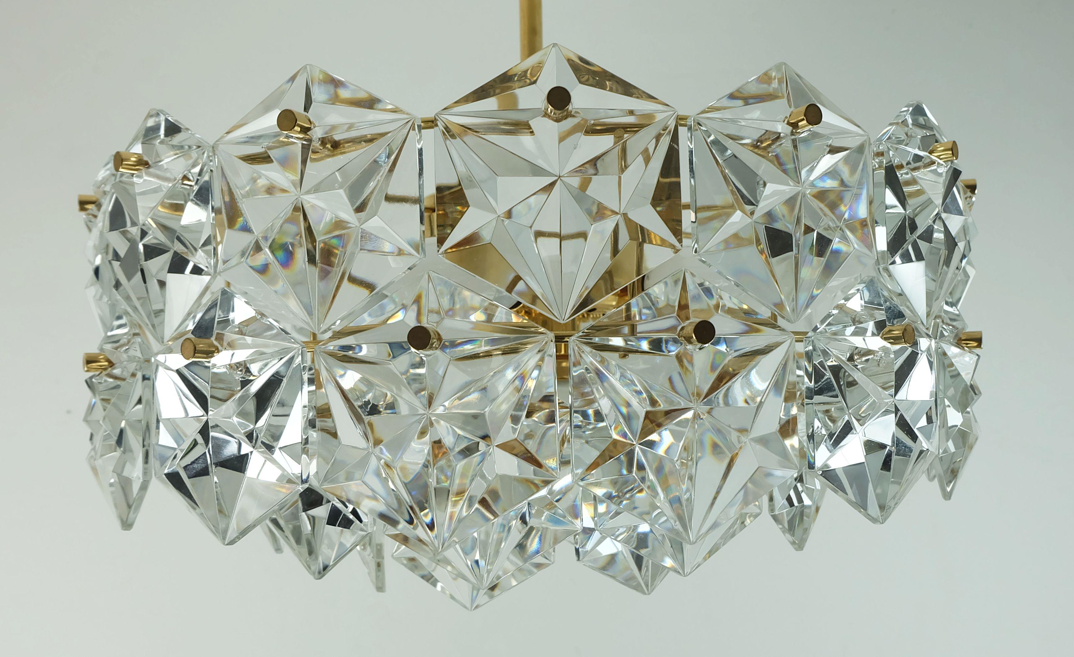 kinkeldey CHANDELIER Prismen aus Kristallglas und vergoldetem Metall 60er Jahre (Vergoldung) im Angebot