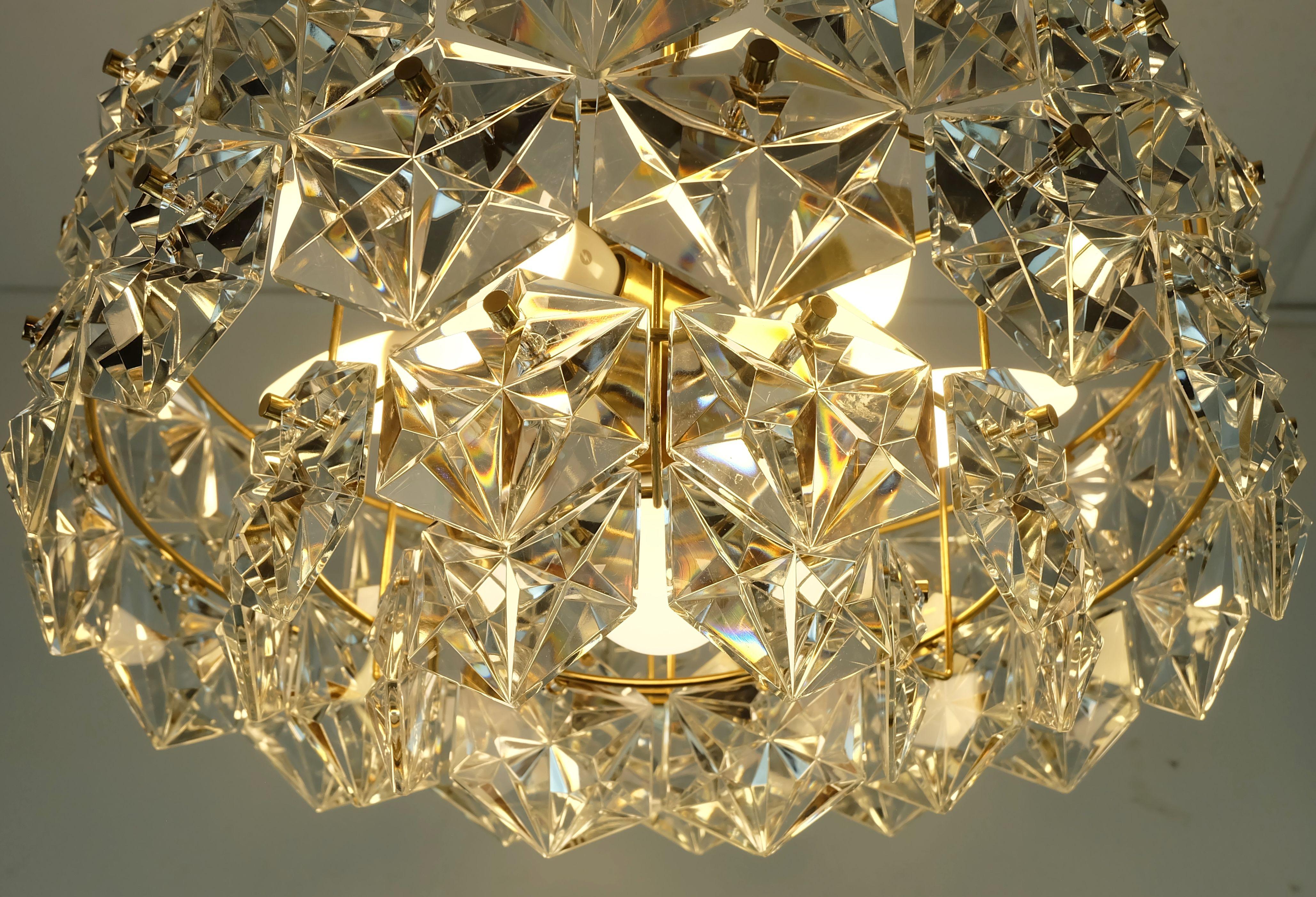 kinkeldey CHANDELIER Prismen aus Kristallglas und vergoldetem Metall 60er Jahre im Angebot 3