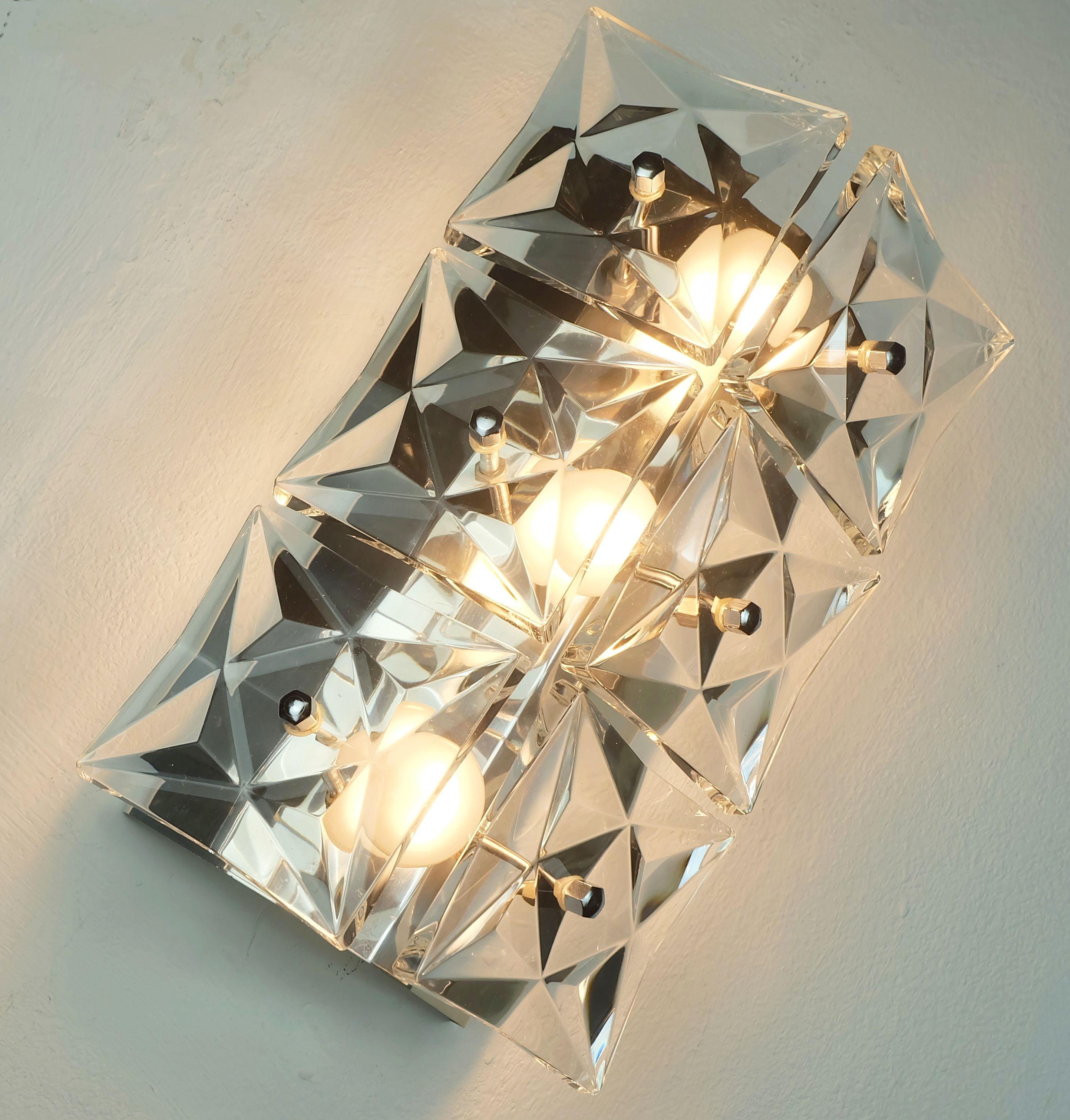 kinkeldey mediados de siglo SCONCE cristal y cromo 6 prismas de cristal años 60 mediados del siglo XX en venta