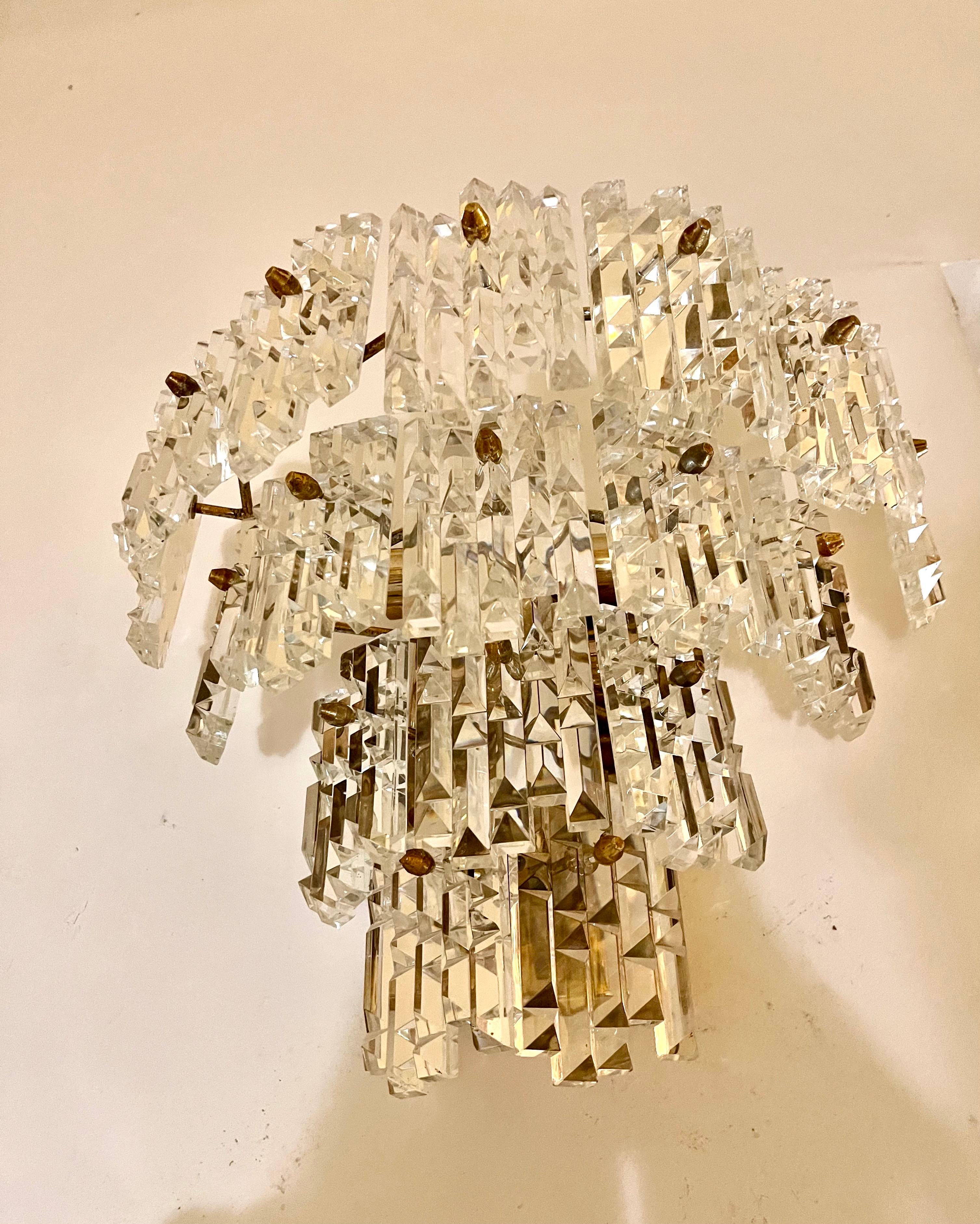 Kinkeldey Pair Wall Lighting Glass Cut with Brass Structure XL, Austria, 1970 en vente 1