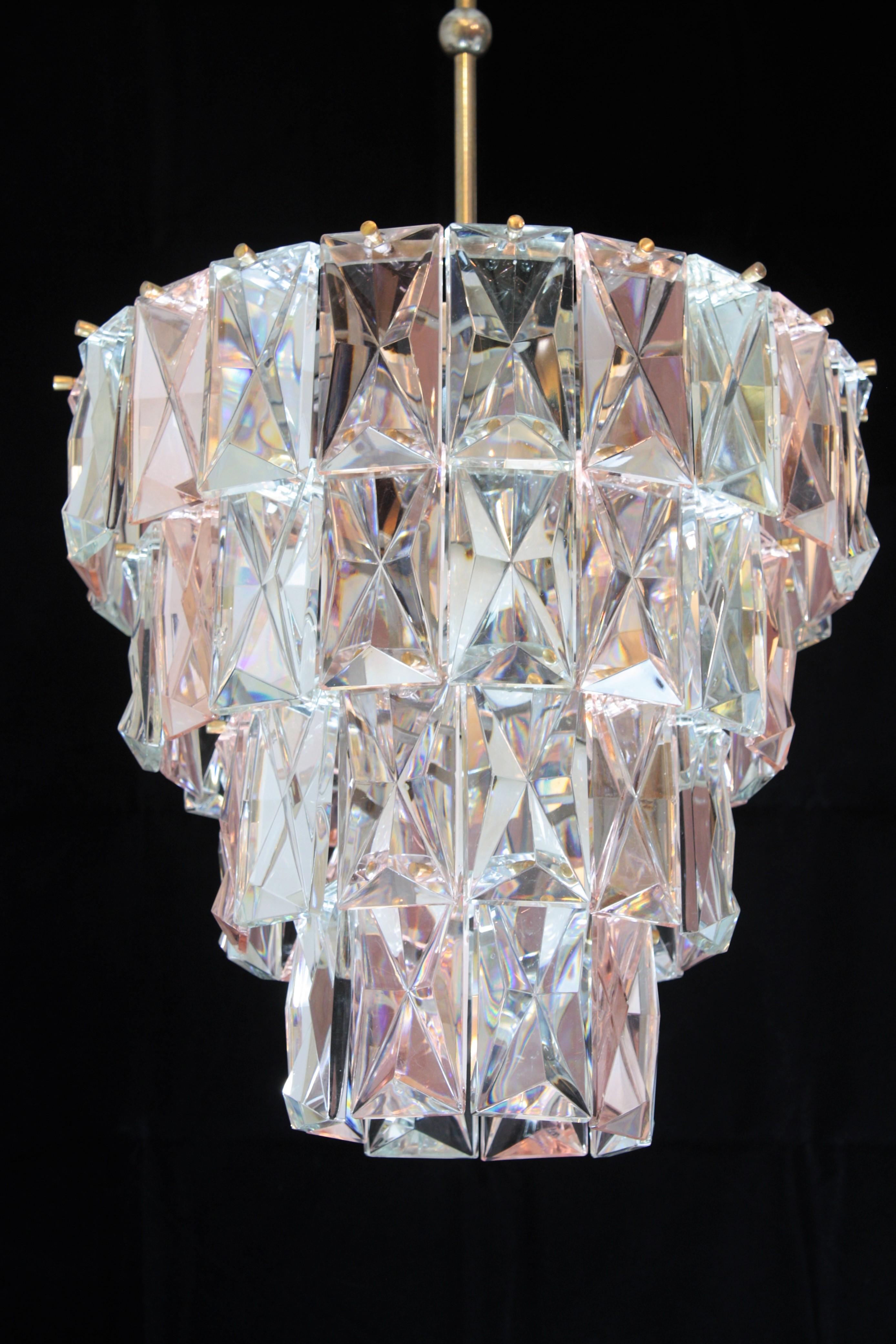 Lampadario Kinkeldey in cristallo sfaccettato rosa e trasparente, anni '60 In condizioni buone in vendita a Barcelona, ES