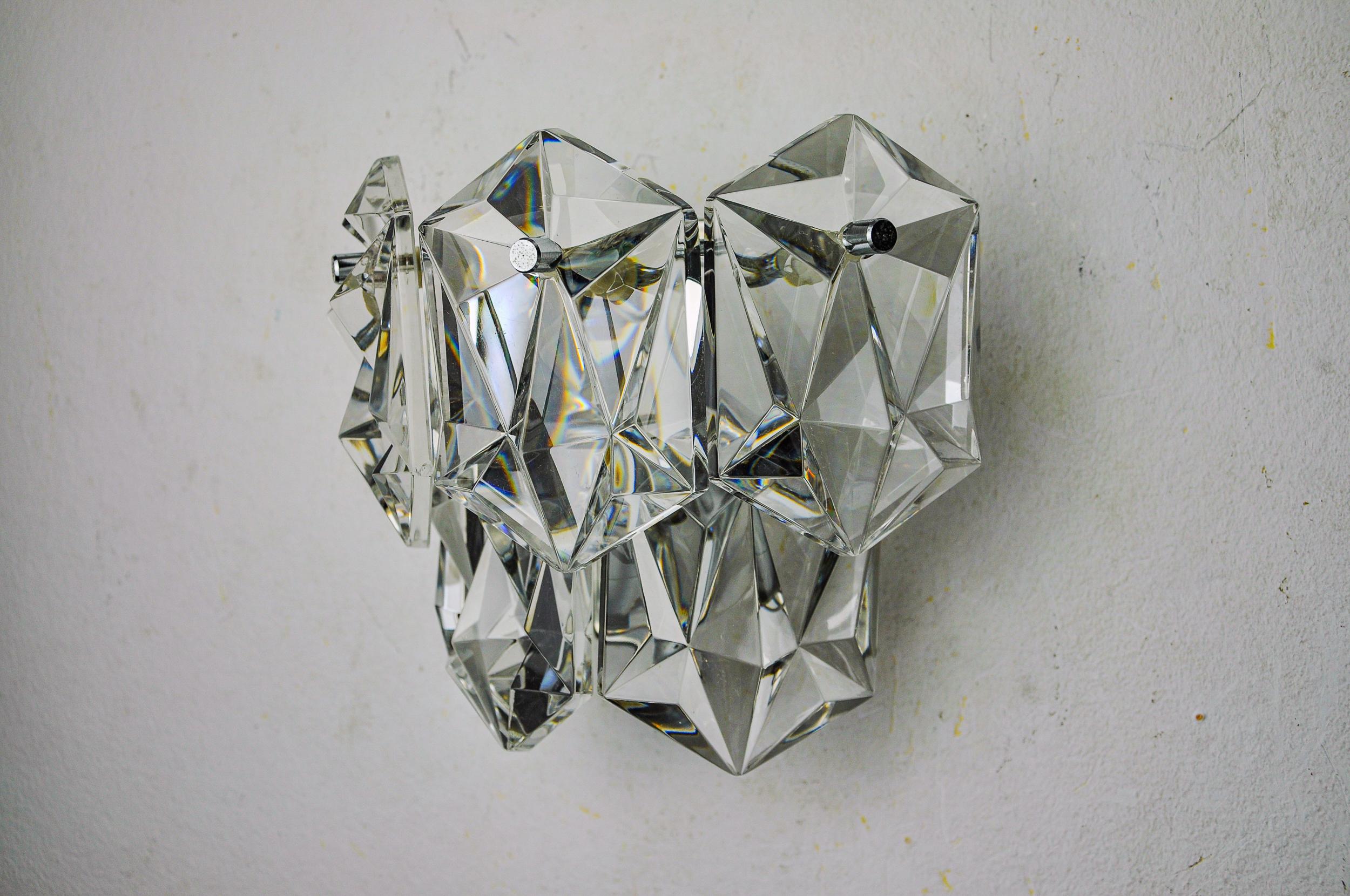 Kinkeldey wall light, cut crystals, 2 levels, Germany, 1970 In Good Condition For Sale In BARCELONA, ES