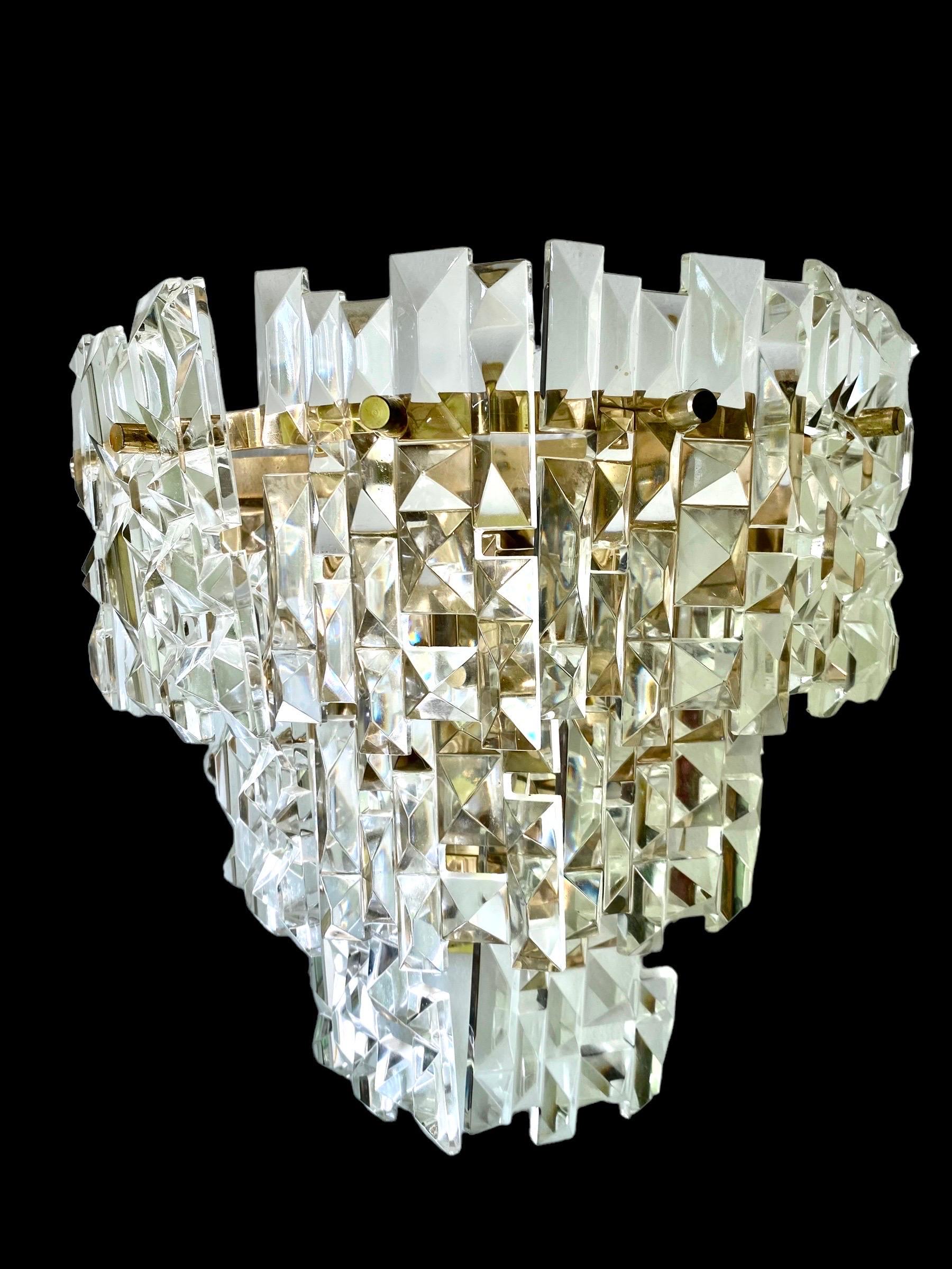 Kinkeldey Wall Lighting Glass Cut with Brass Structure, Austria, 1970 In Good Condition For Sale In DÉNIA, ES