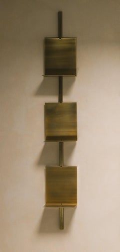 Étagère Kinko en laiton par Zincutec