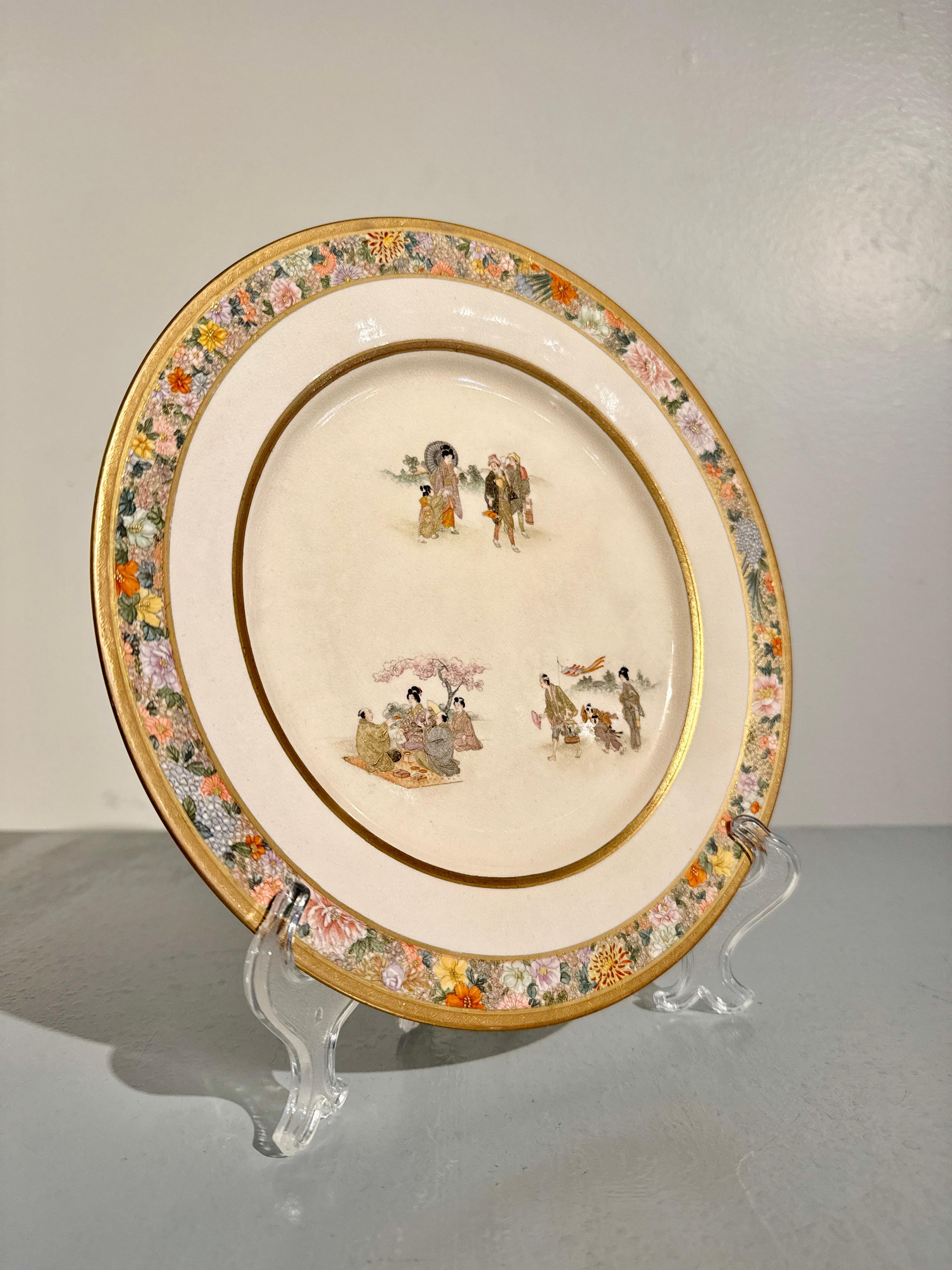 Early 20th Century Kinkozan Satsuma Plate with Miniature Figures, Meiji Period, circa 1900, Japan