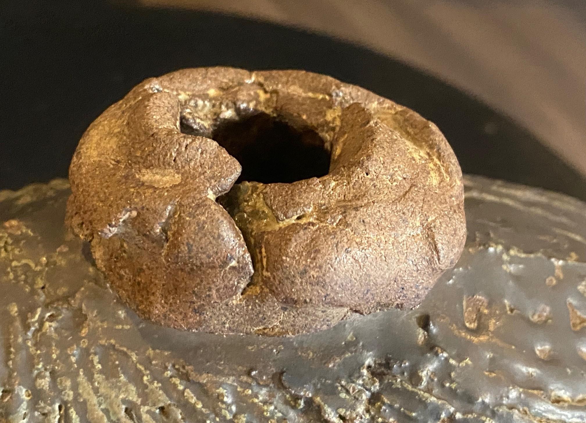 Cotto in fornace Vaso in ceramica astratta giapponese firmato da Kinpei Nakamura con scatola originale sigillata in vendita