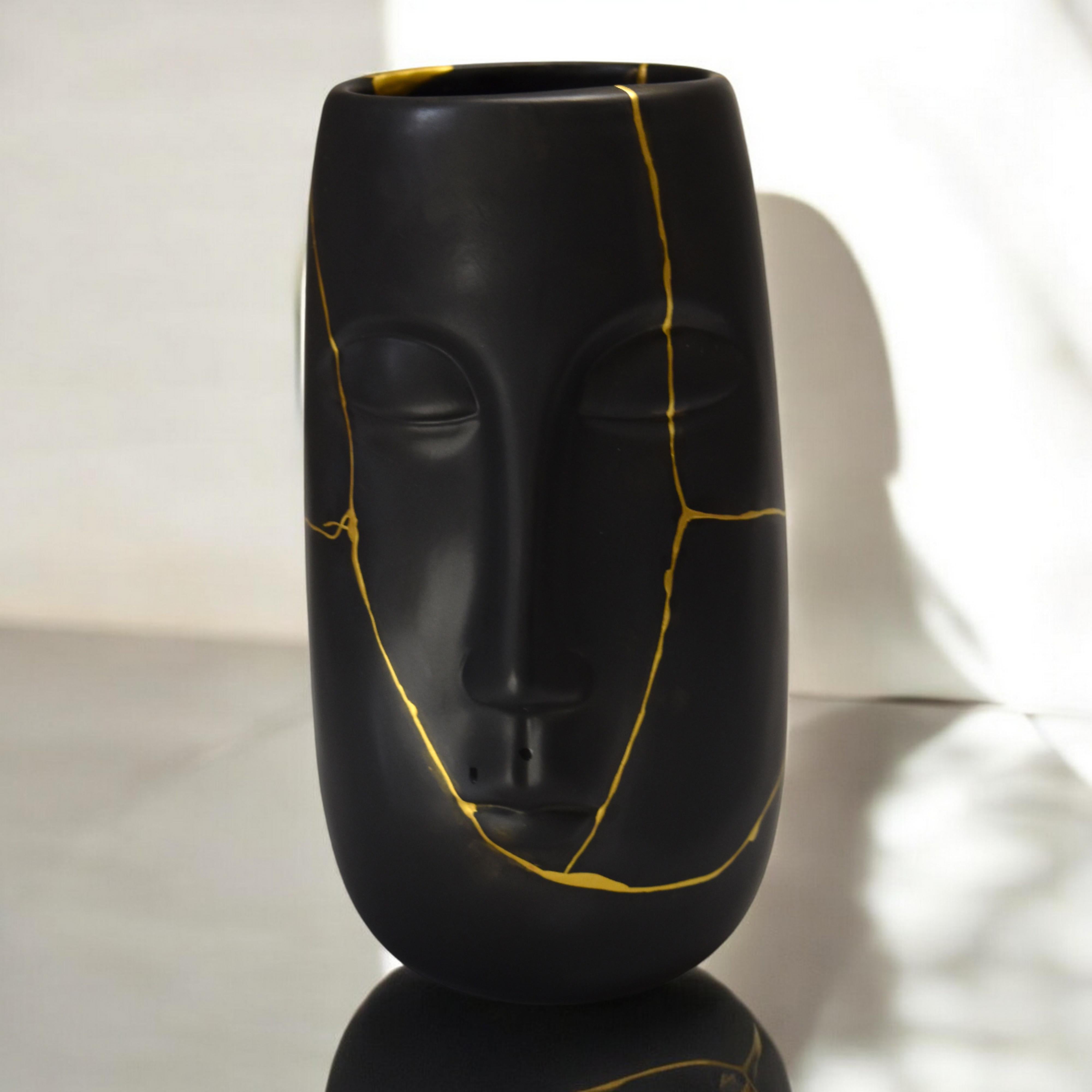 Dorato Vaso Kintsugi Black face in vendita
