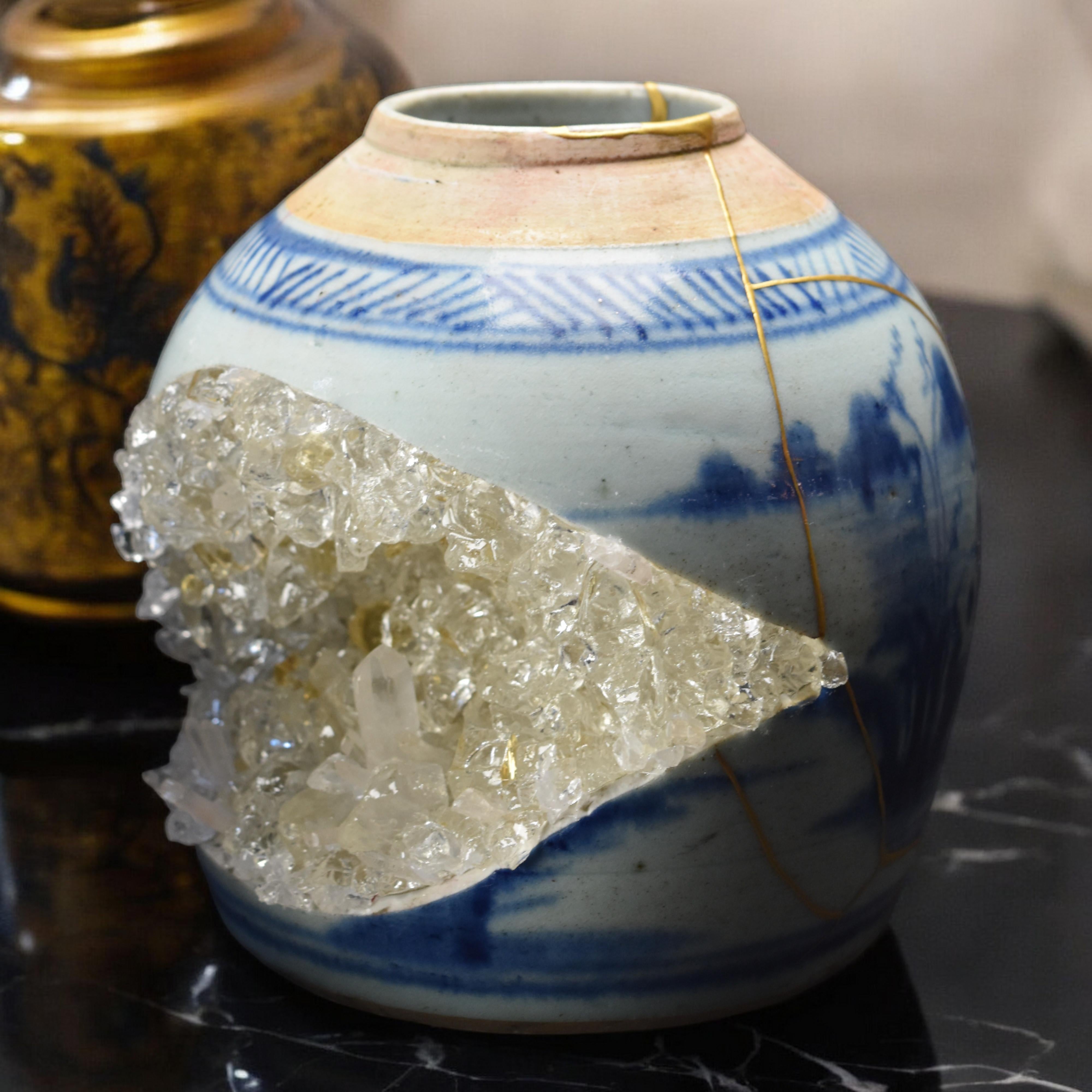 XXI secolo e contemporaneo Vaso geode Kintsugi con oro in vendita