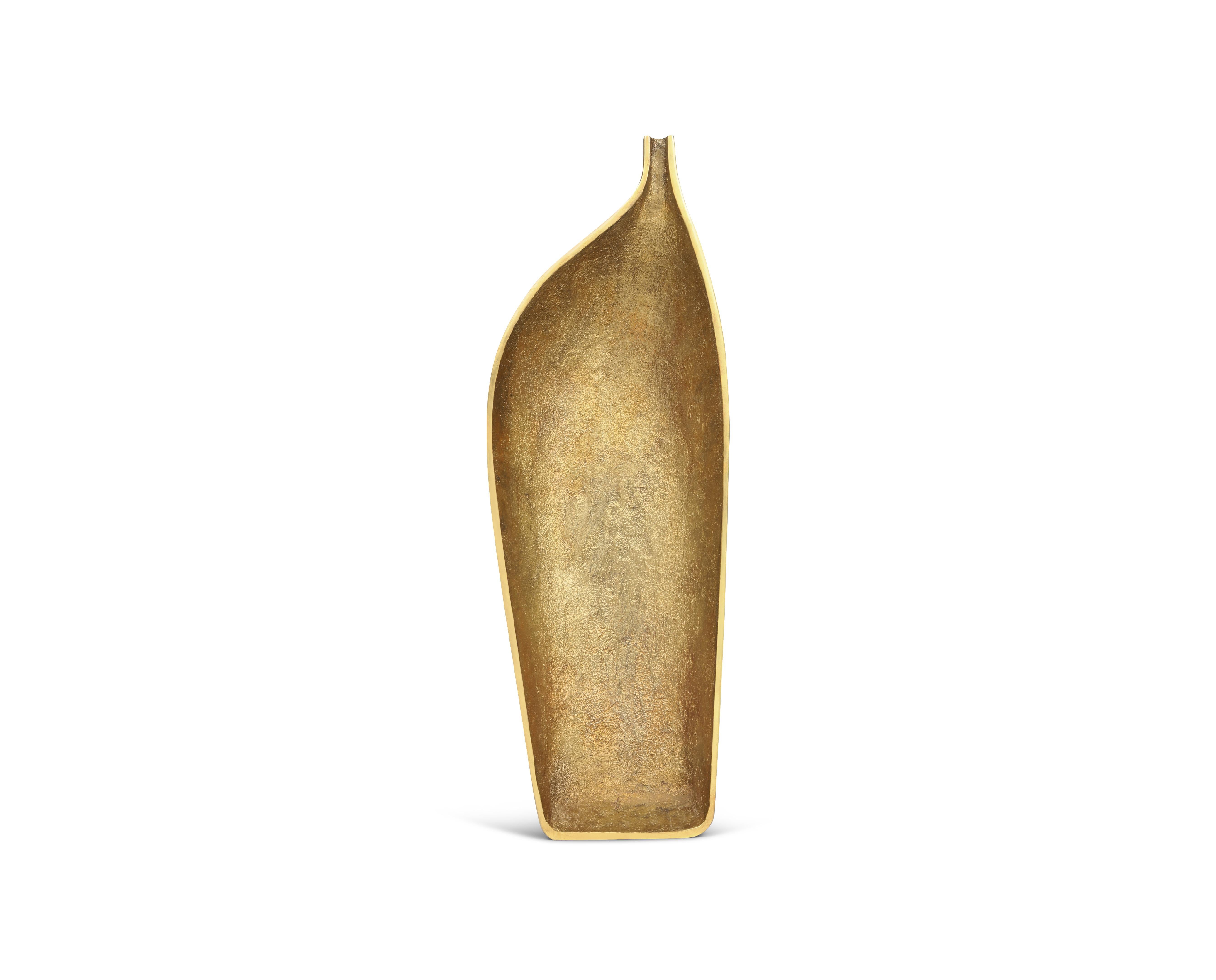Kinzo Hand Cast Decorative Sculpture by Madheke
Dimensions: W 13.8 x D 8 x H 37.5 cm
Materials: Metal

KINZO’s eye-catching curves and structure are crafted in a shined cast brass with an ultra-polished rim making it the perfect accent piece for