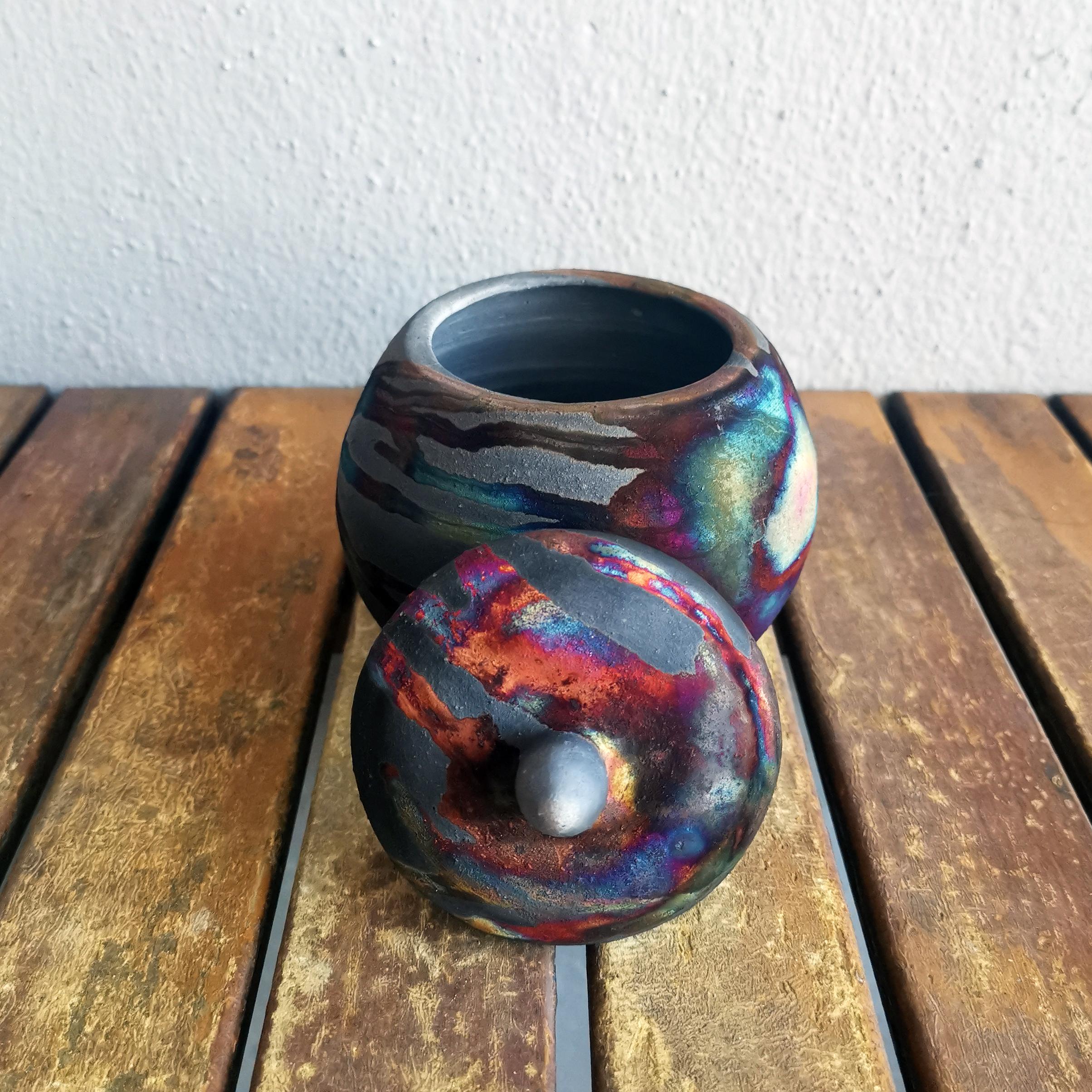 Malaysian Kioku Small Ceramic Urn - Carbon Copper - Ceramic Raku Pottery For Sale