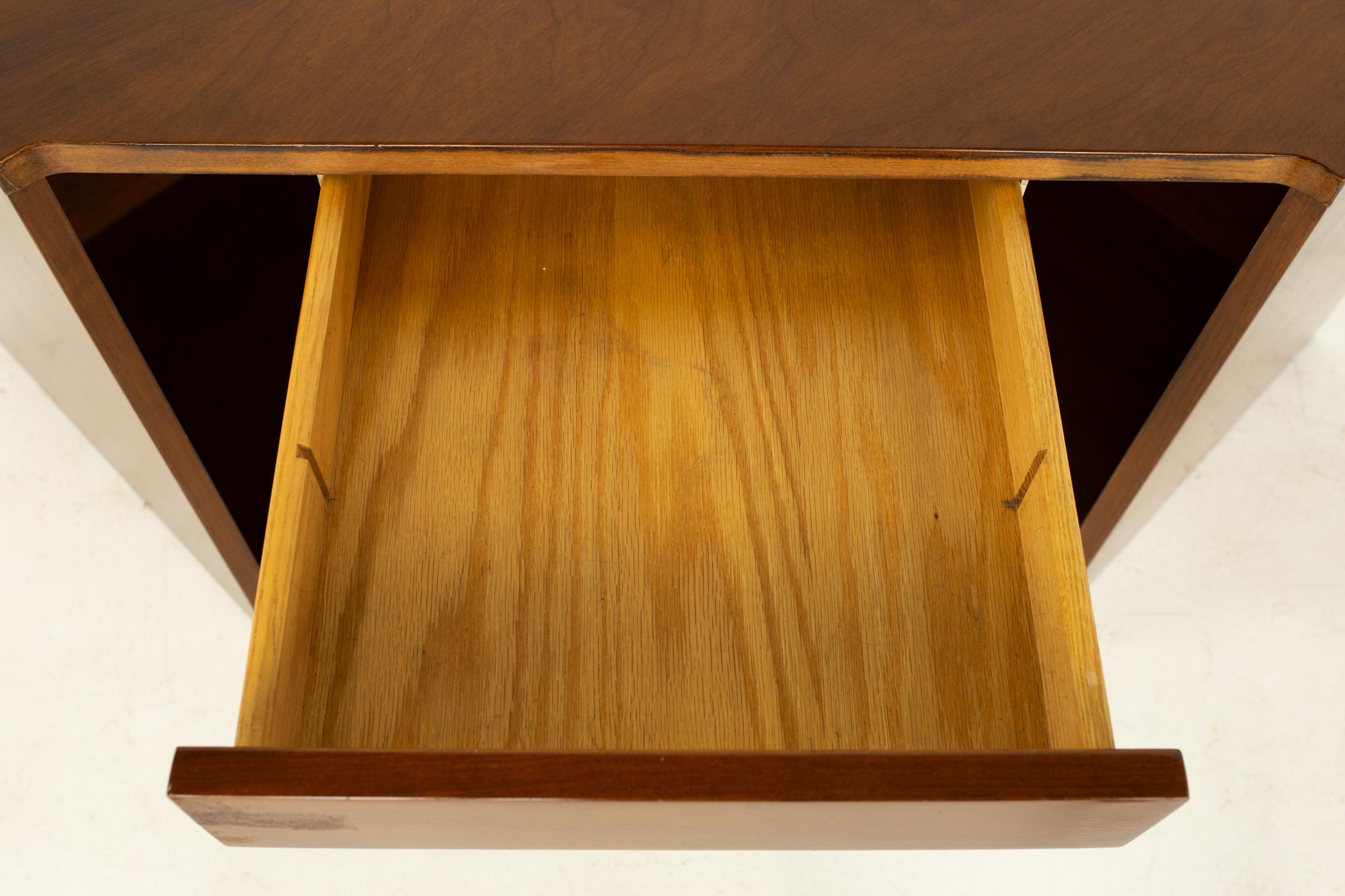 Kipp Stewart American Design Foundation MCM Solid Cherry Corner Desk For Sale 4