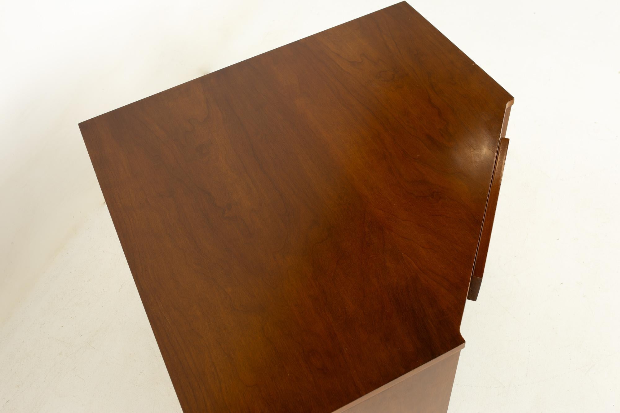 Late 20th Century Kipp Stewart American Design Foundation MCM Solid Cherry Corner Desk For Sale