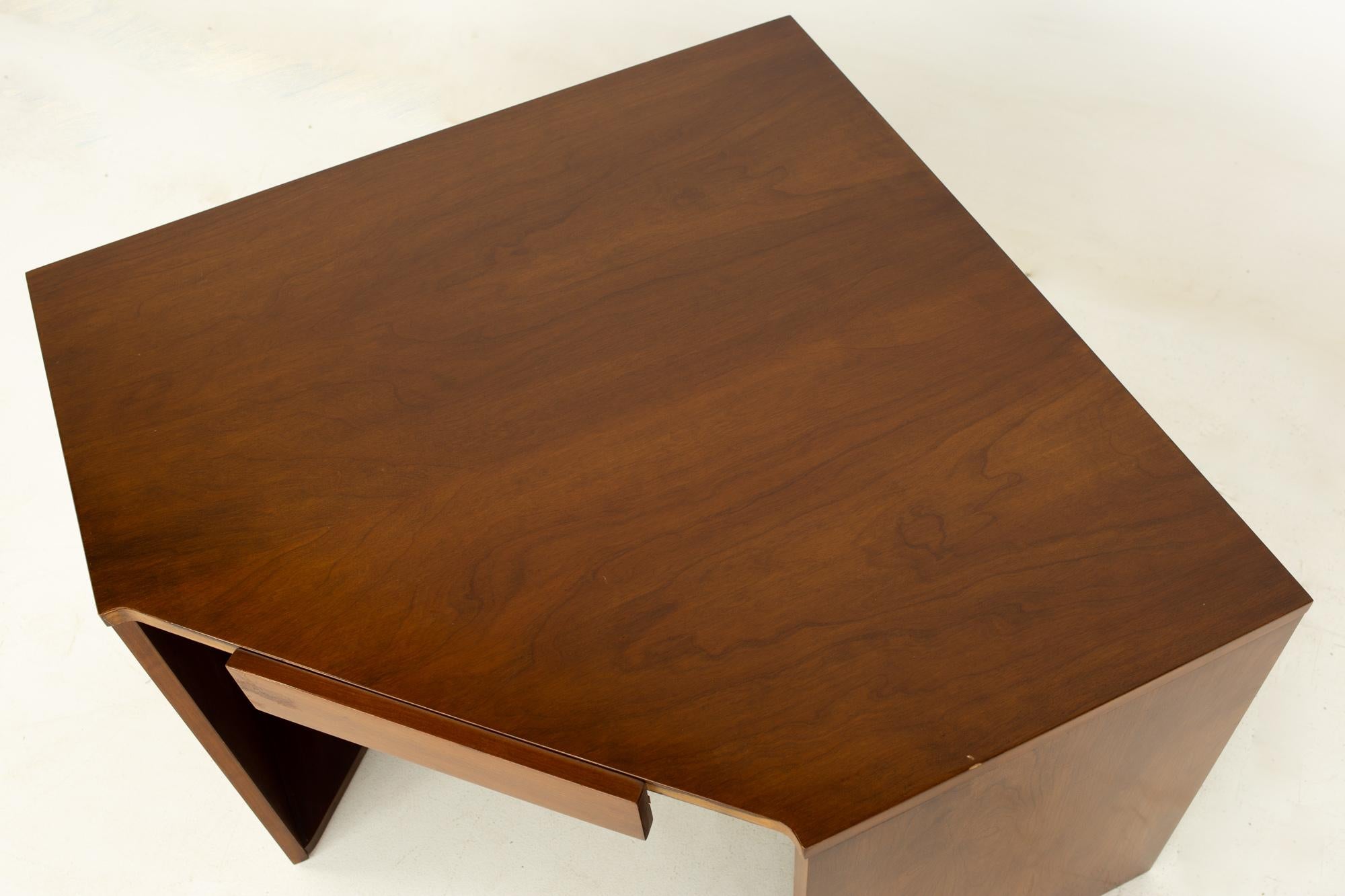 Kipp Stewart American Design Foundation MCM Solid Cherry Corner Desk For Sale 1
