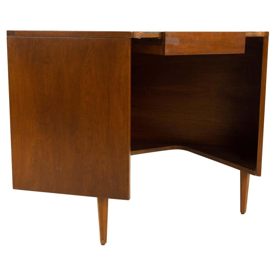 1970s Desks - 203 For Sale at 1stDibs | 1970 desk, 70s style desk, 1970 ...