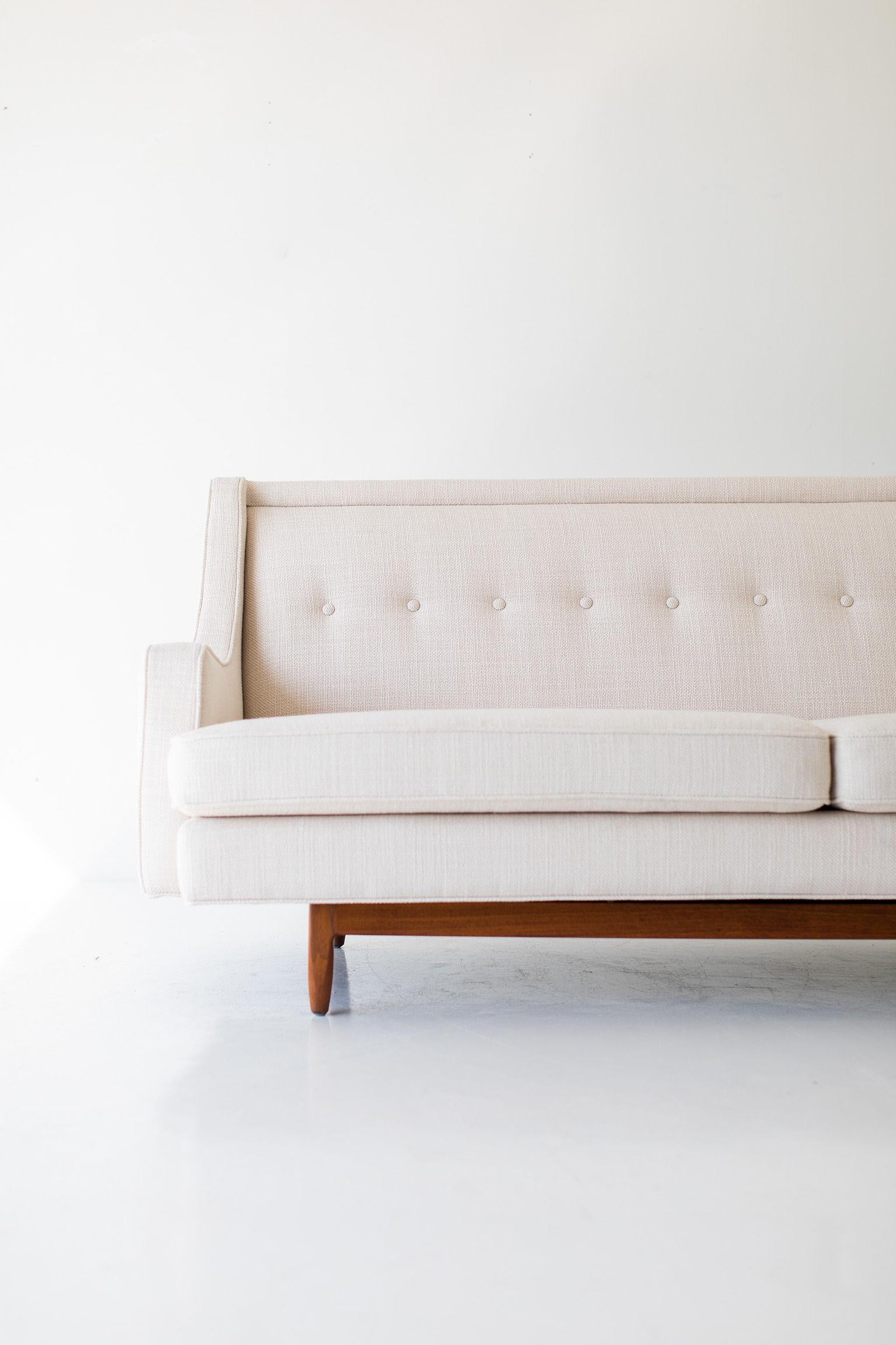 Designer: Kipp Stewart and Stewart MacDougall.

Manufacturer: Drexel.
Period or model: Mid-Century Modern.
Specs: Walnut, thick weave.

Condition:

This hard to find Kipp Stewart and Stewart MacDougall Sofa for Drexel: Declaration series is