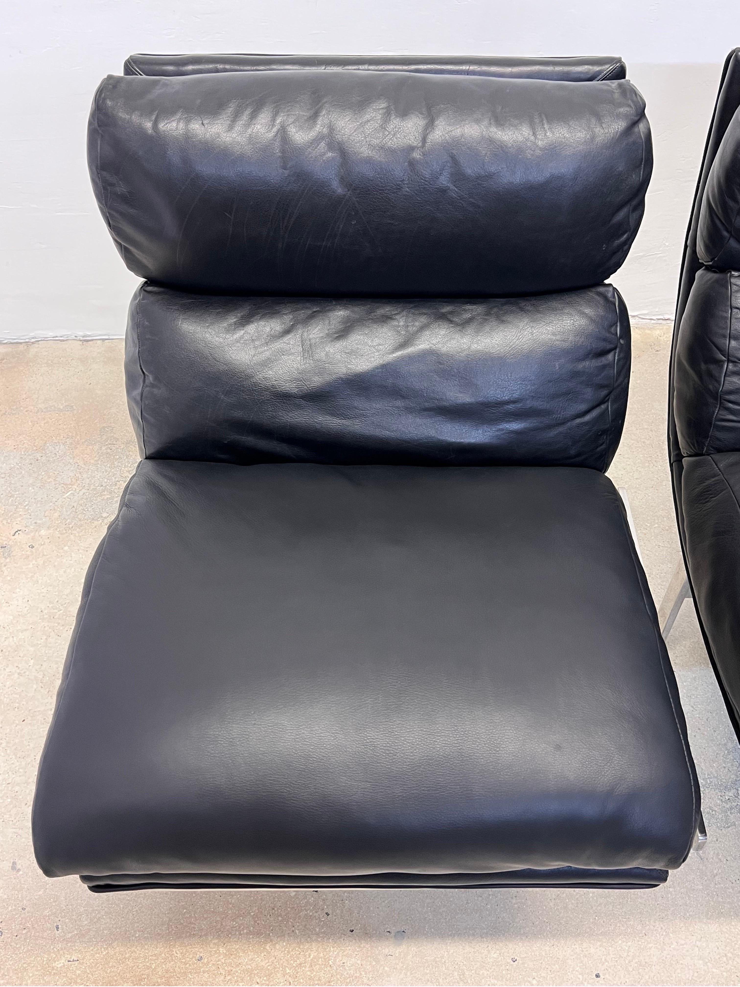 Kipp Stewart Black Leather and Chrome Arc Lounge Chairs for Directional - a Pair For Sale 3