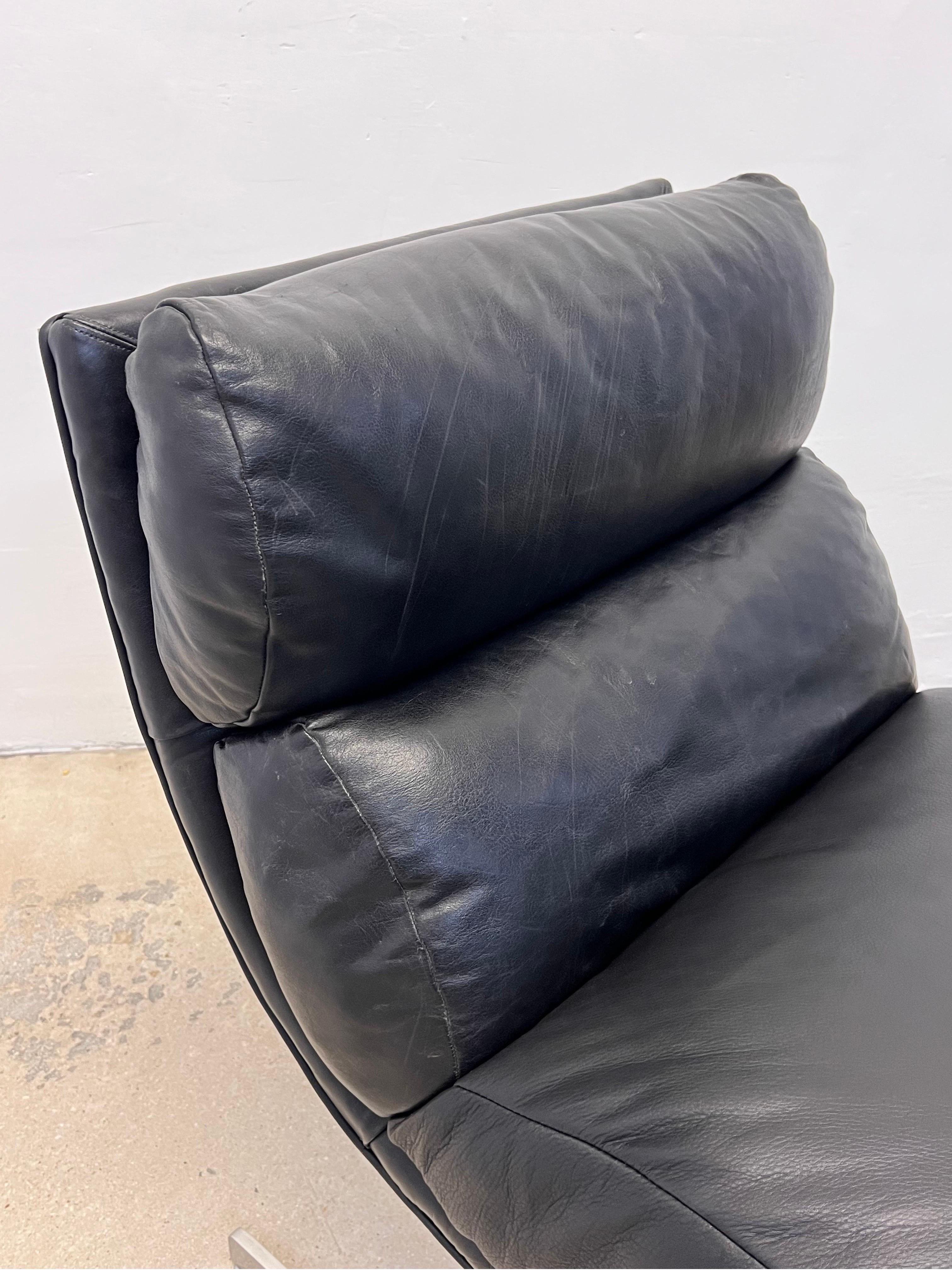 Kipp Stewart Black Leather and Chrome Arc Lounge Chairs for Directional - a Pair For Sale 4